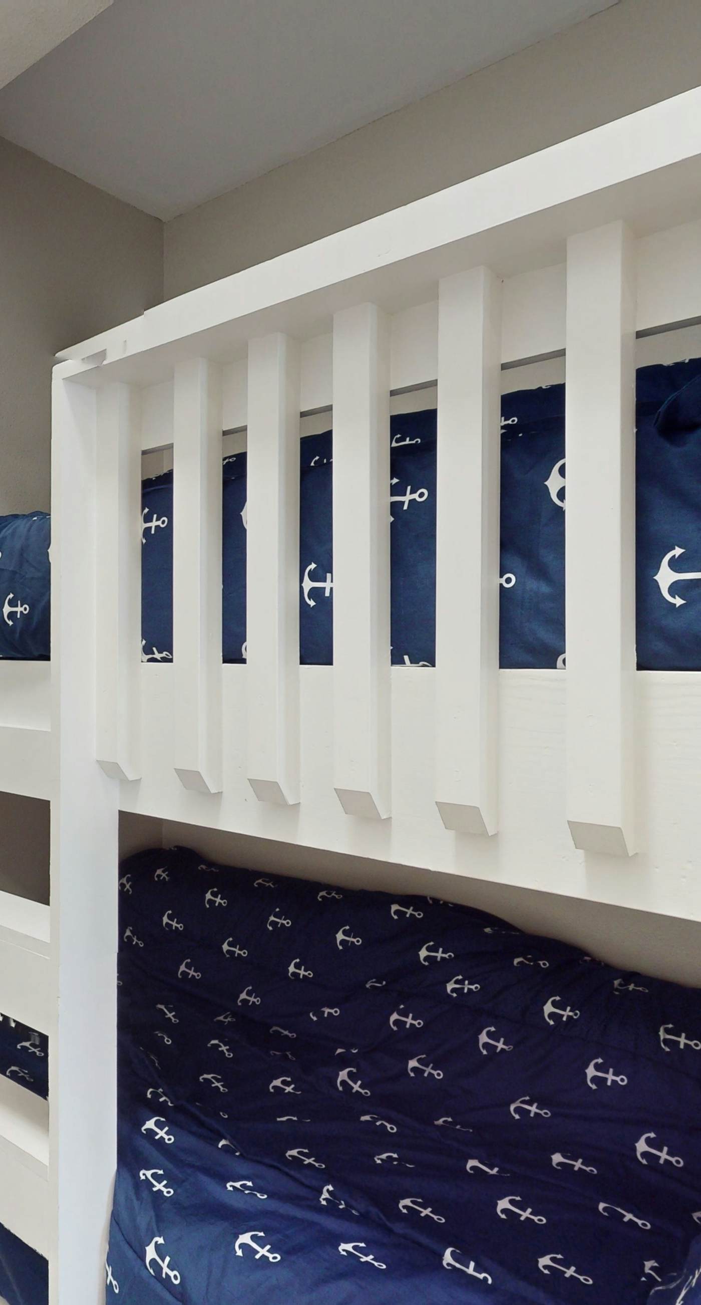 Delightful beachfront condo w/ a furnished balcony, views, & a shared pool