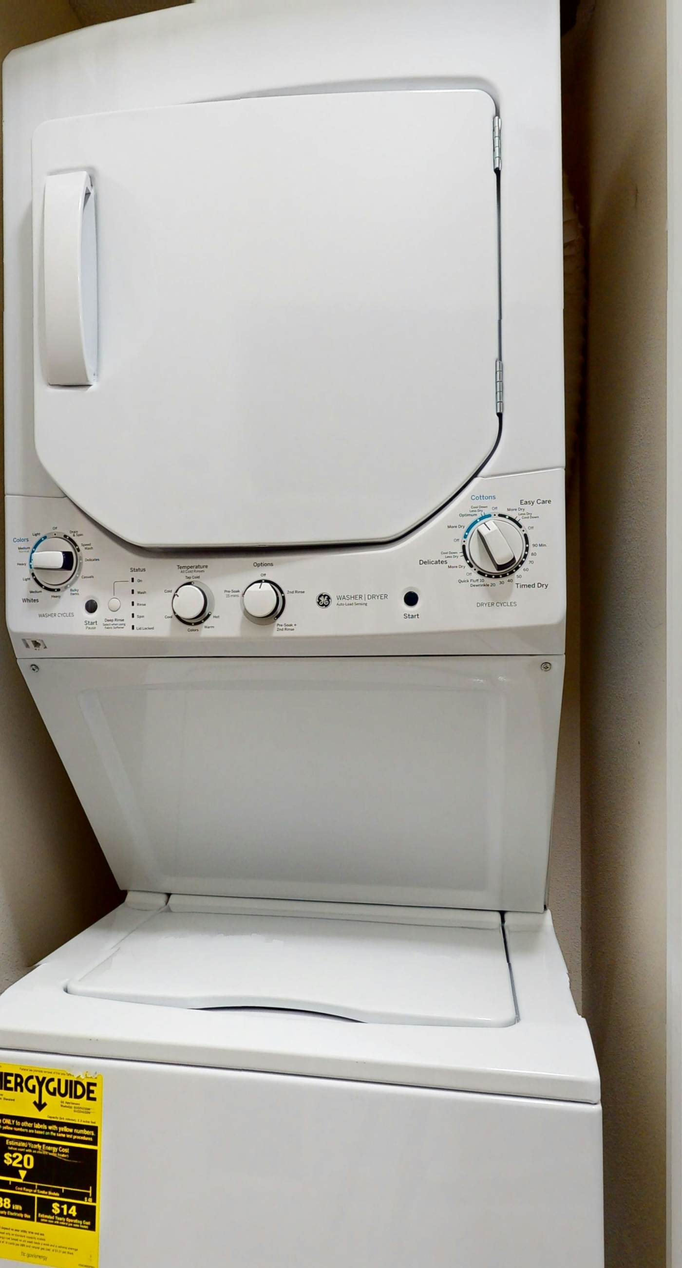 Delightful beachfront condo w/ a furnished balcony, views, & a shared pool