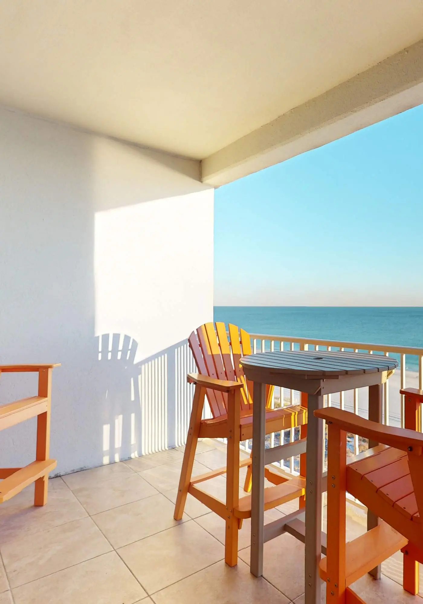Delightful beachfront condo w/ a furnished balcony, views, & a shared pool