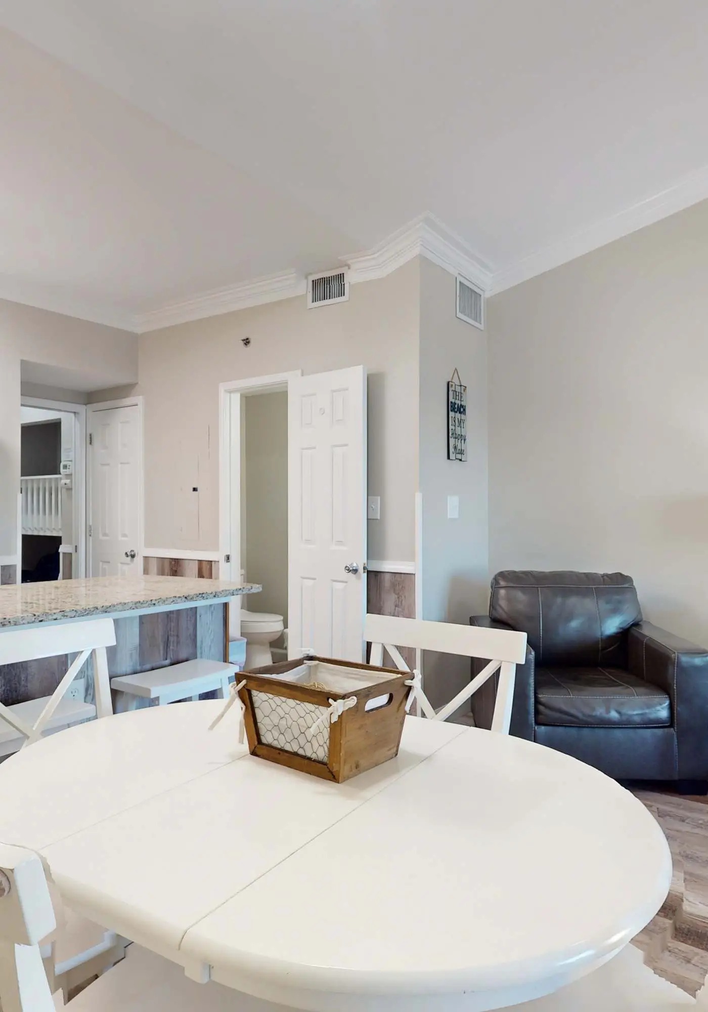 Delightful beachfront condo w/ a furnished balcony, views, & a shared pool