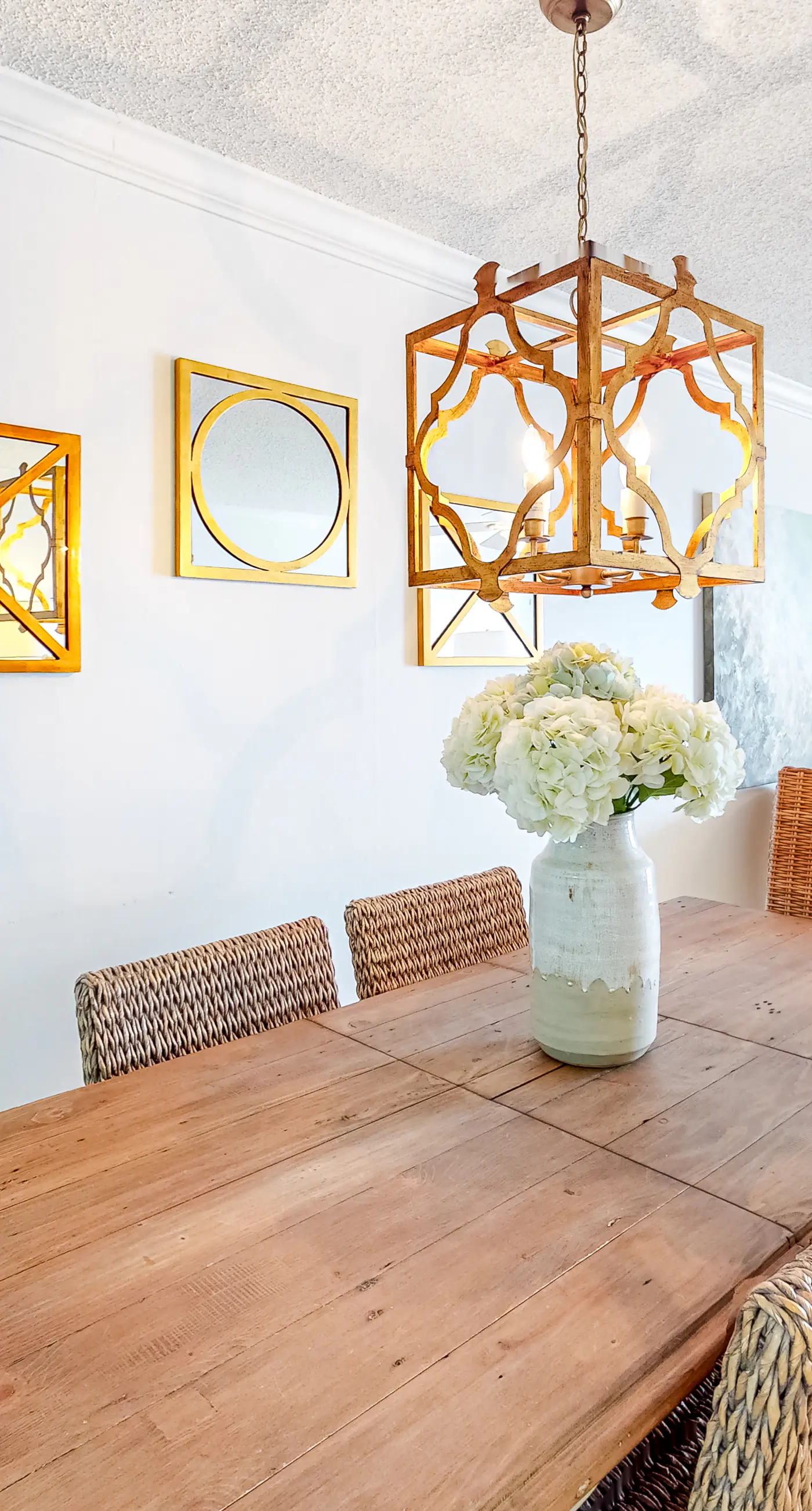 Sunny Beachfront Condo w Free WiFi, Furnished Balcony, Shared Pool