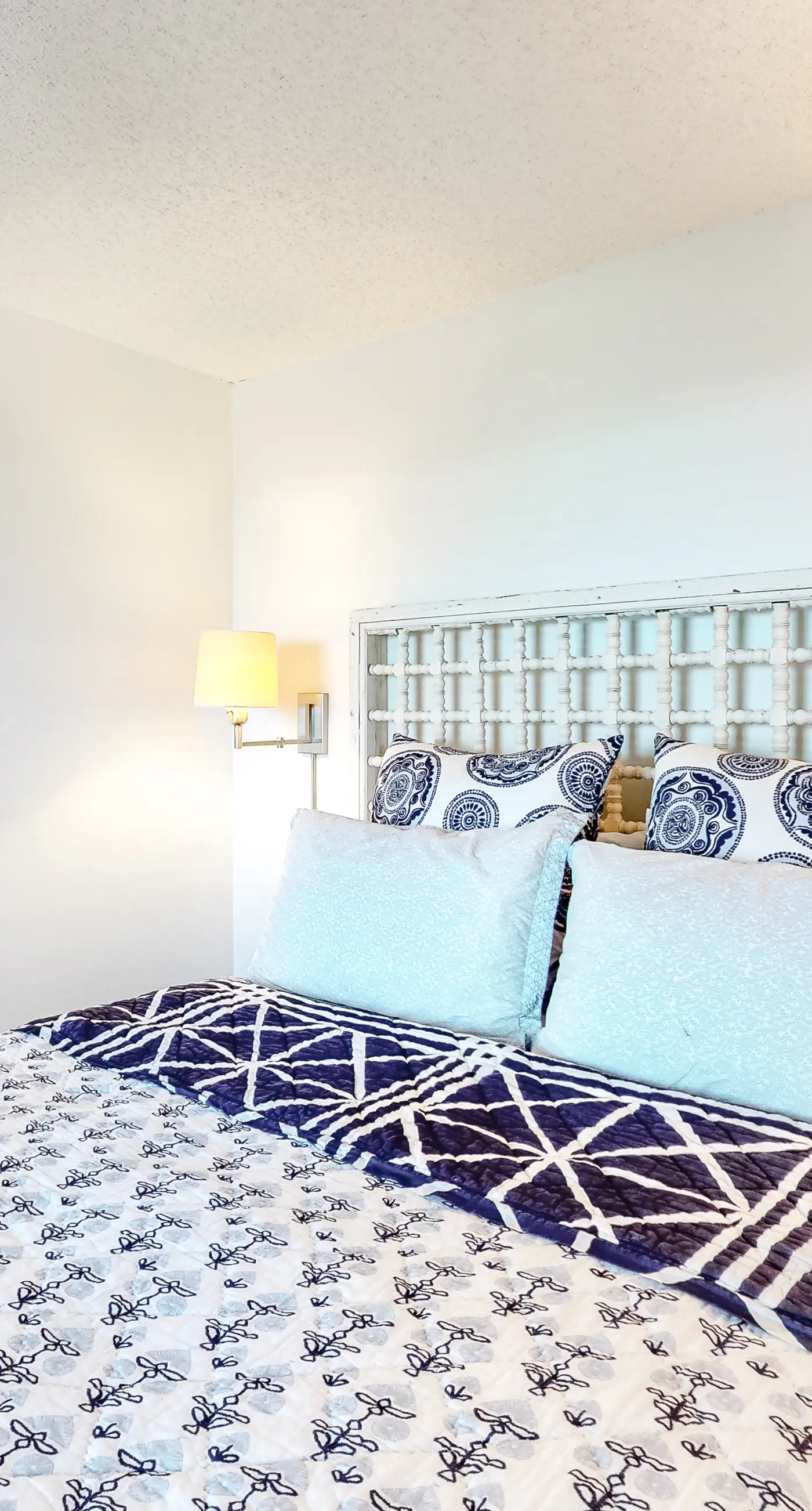 Sunny Beachfront Condo w Free WiFi, Furnished Balcony, Shared Pool