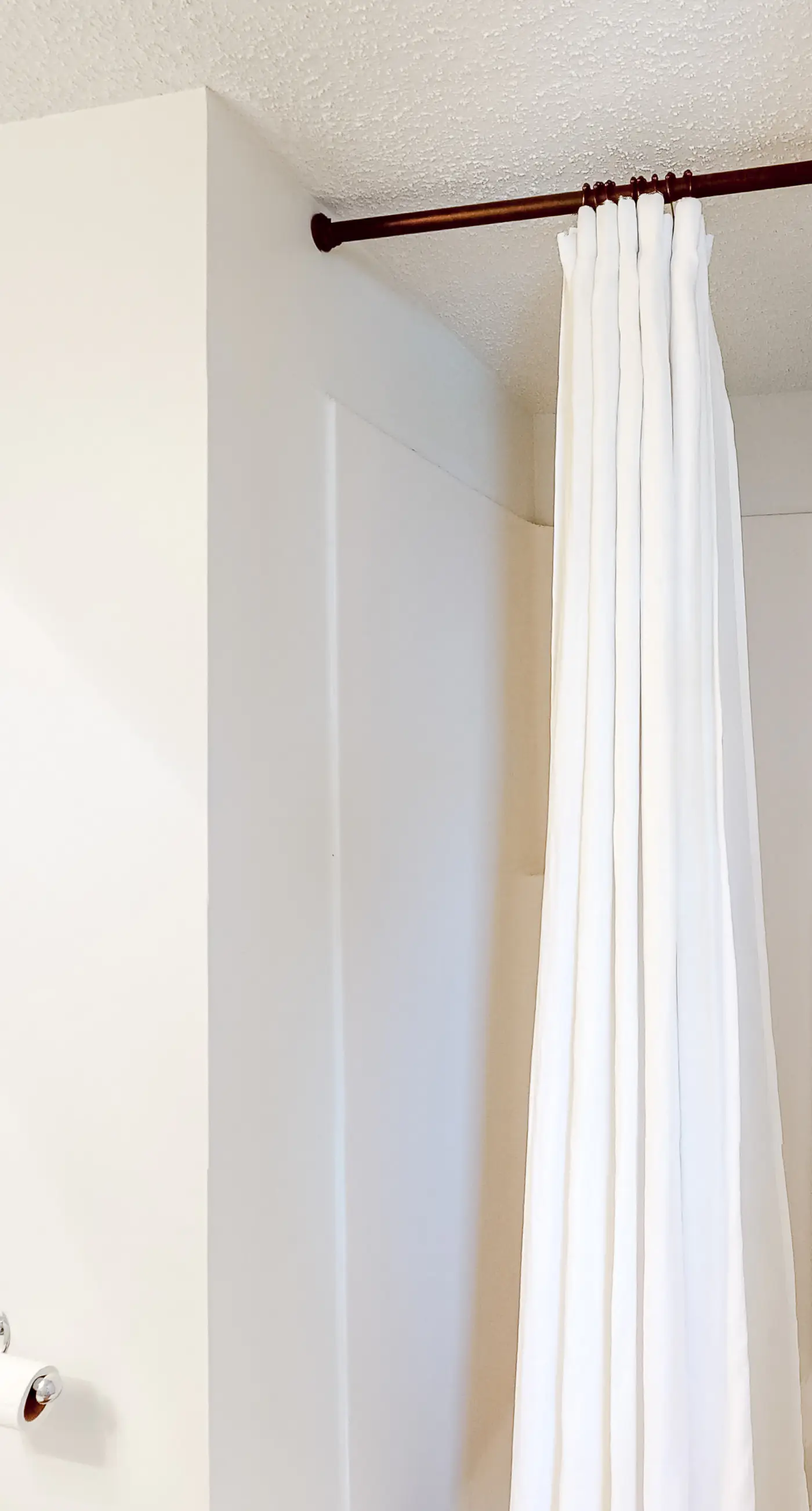 Sunny Beachfront Condo w Free WiFi, Furnished Balcony, Shared Pool