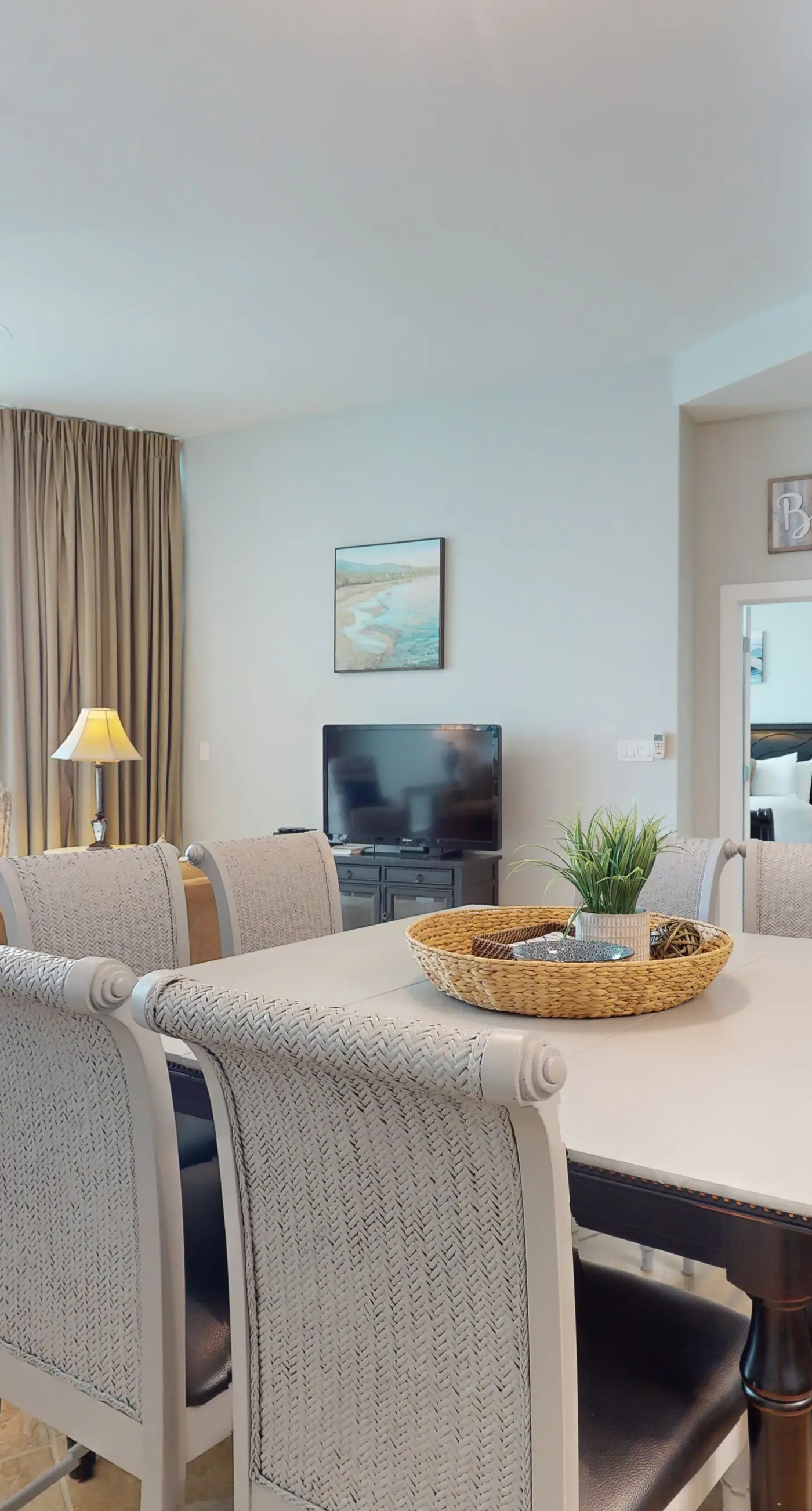 Brilliant water view condo with multiple pools, lazy river & internet