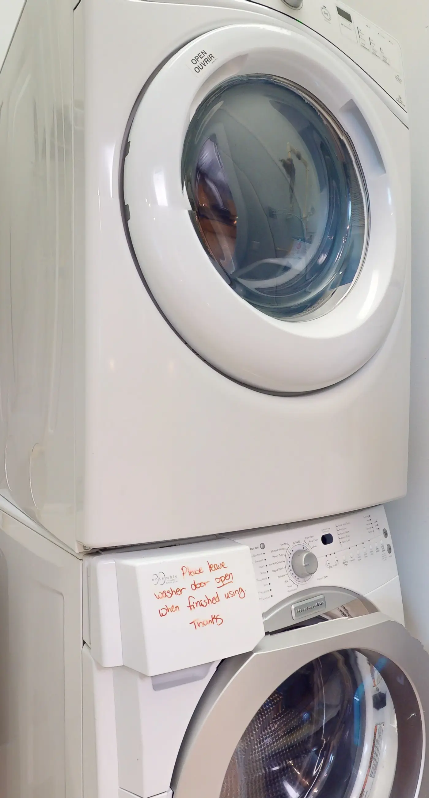 Brilliant water view condo with multiple pools, lazy river & internet