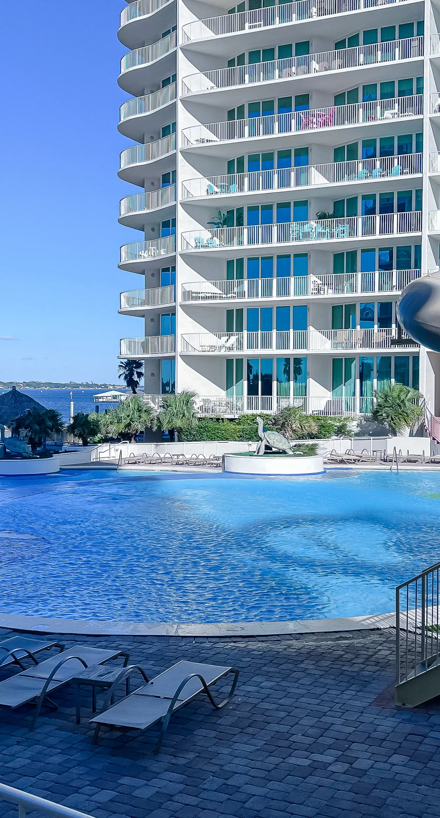 Brilliant water view condo with multiple pools, lazy river & internet
