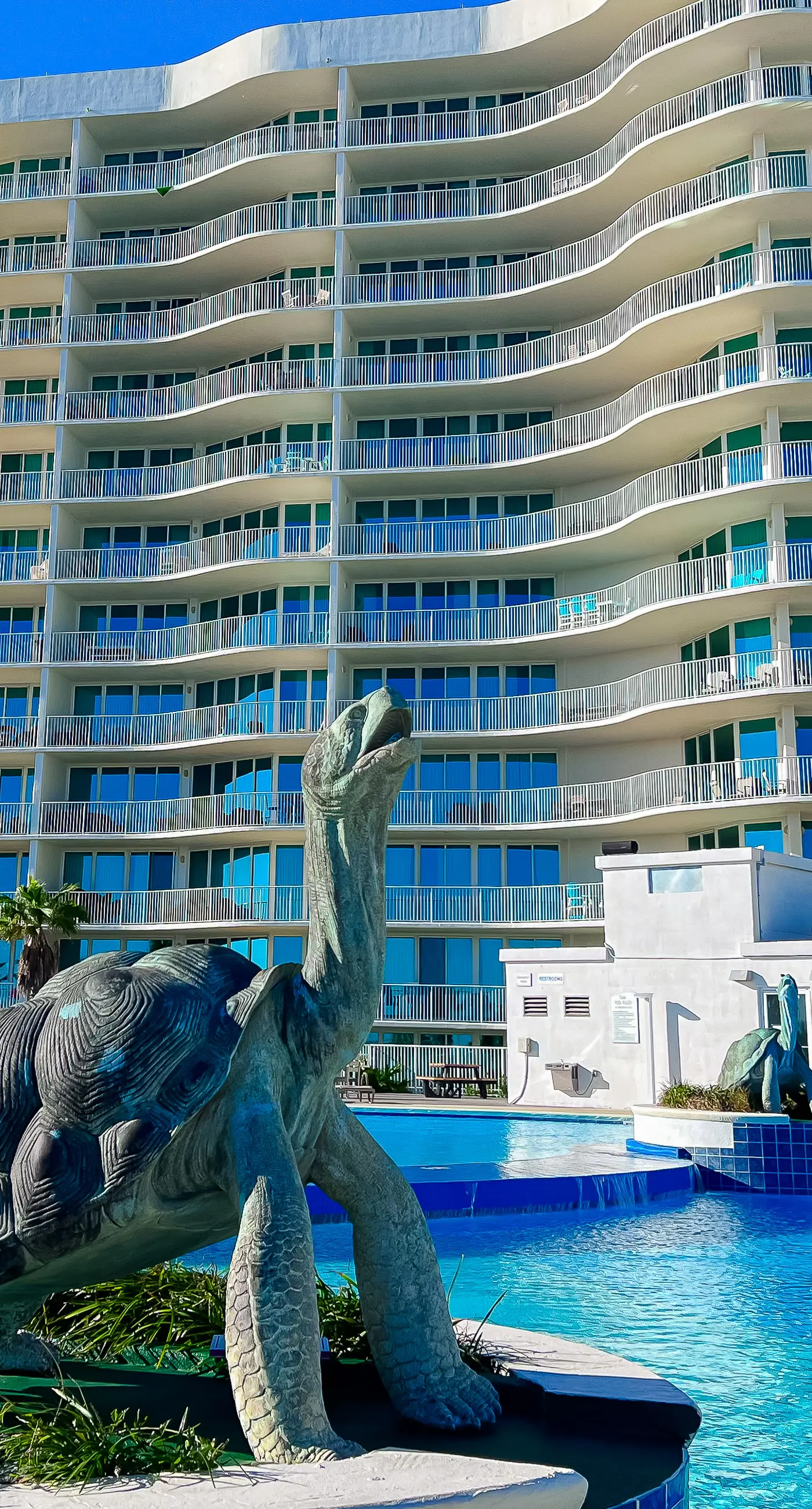 Brilliant water view condo with multiple pools, lazy river & internet