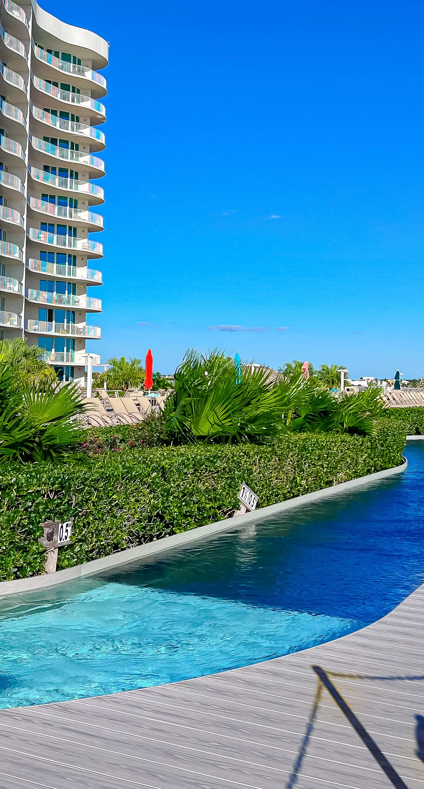 Brilliant water view condo with multiple pools, lazy river & internet