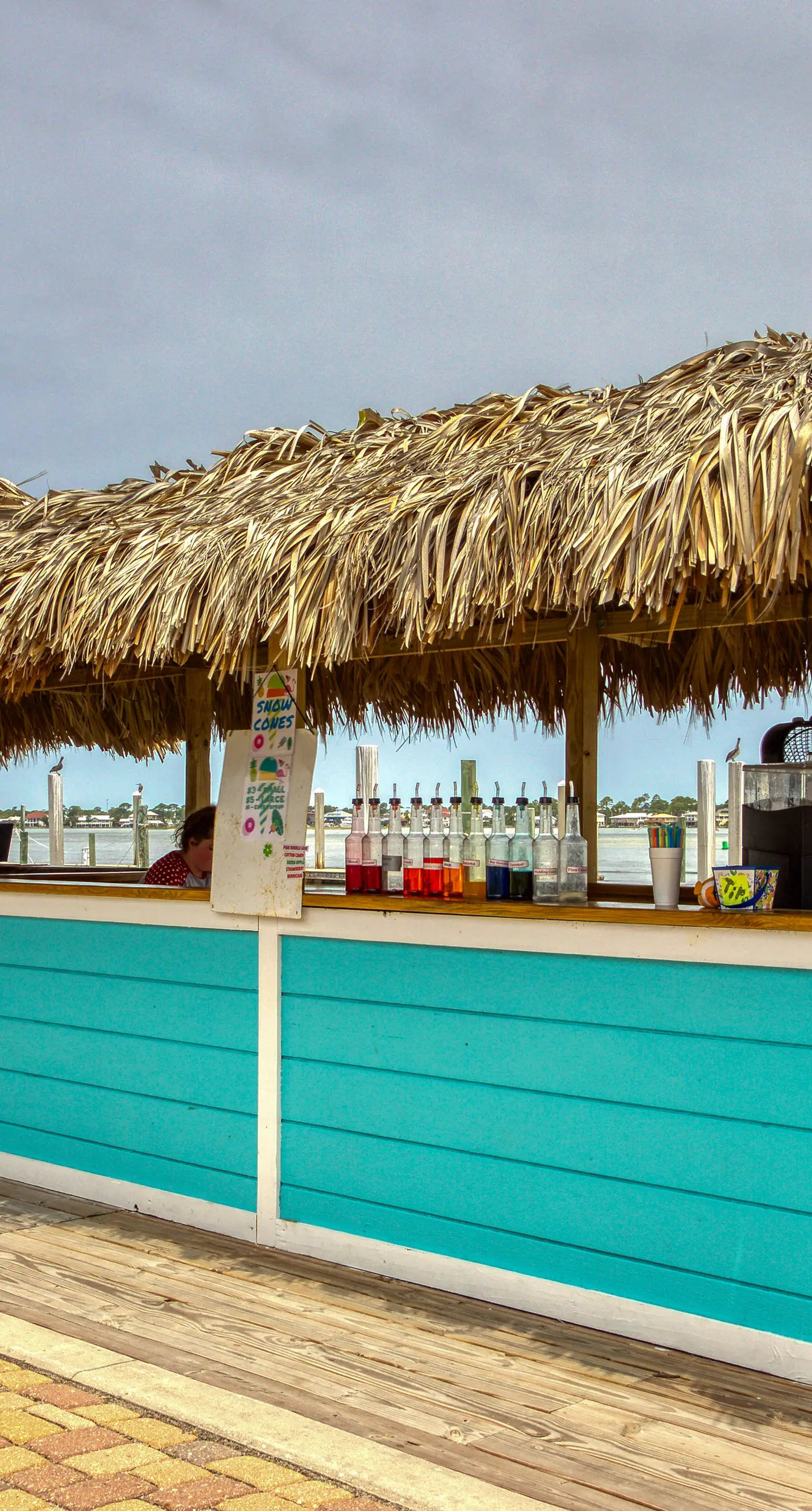 Brilliant water view condo with multiple pools, lazy river & internet