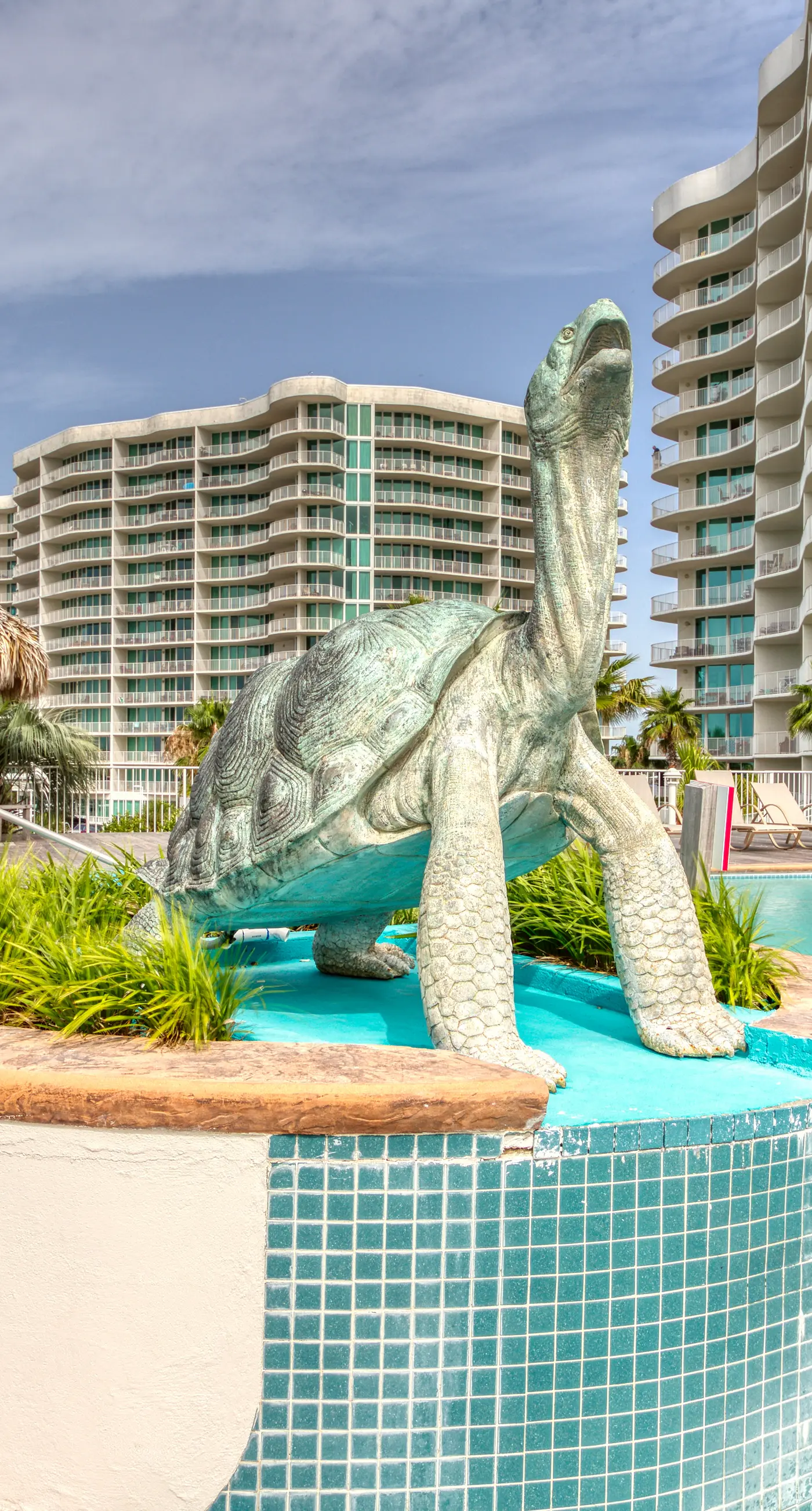 Brilliant water view condo with multiple pools, lazy river & internet