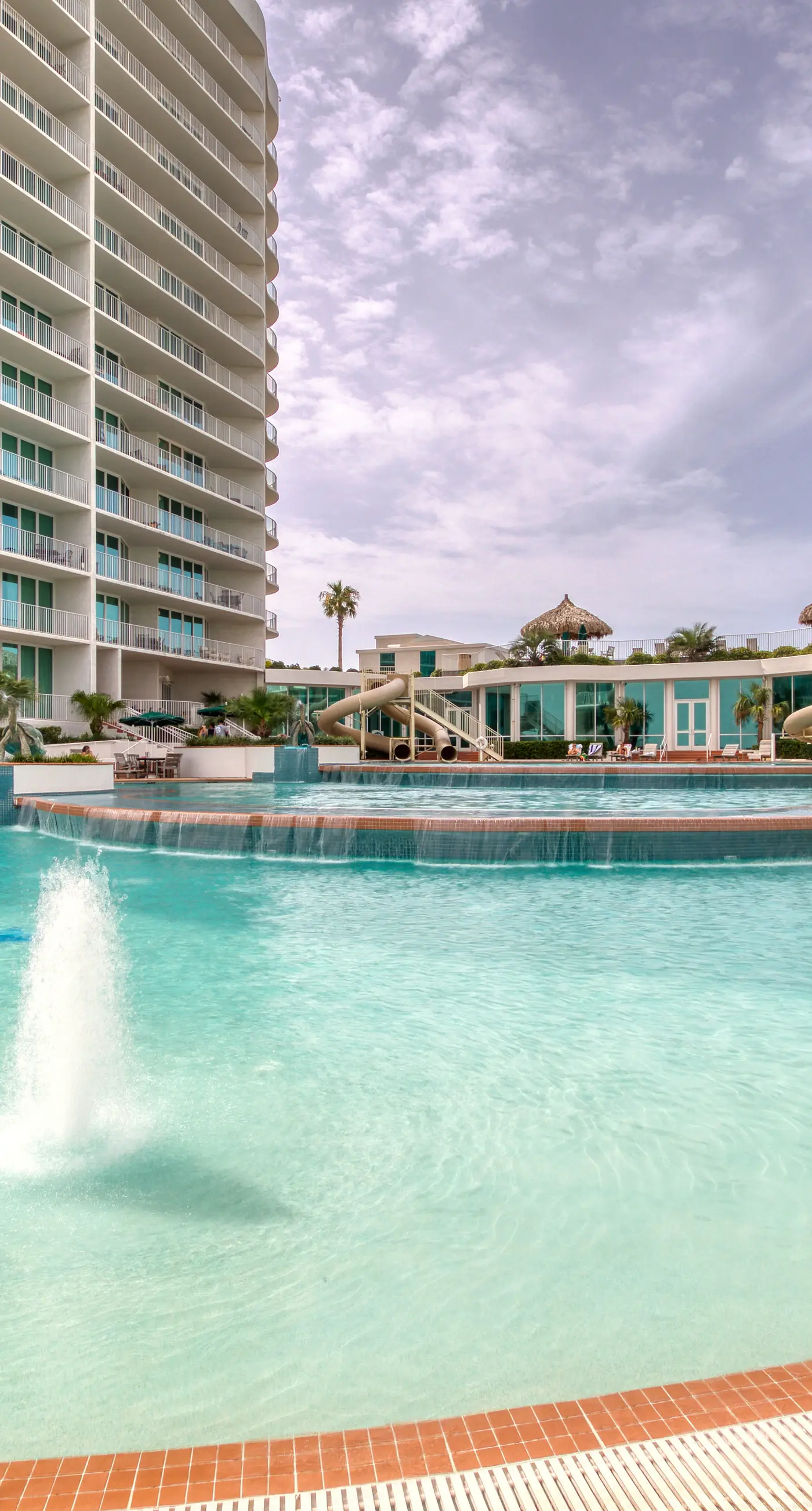 Brilliant water view condo with multiple pools, lazy river & internet