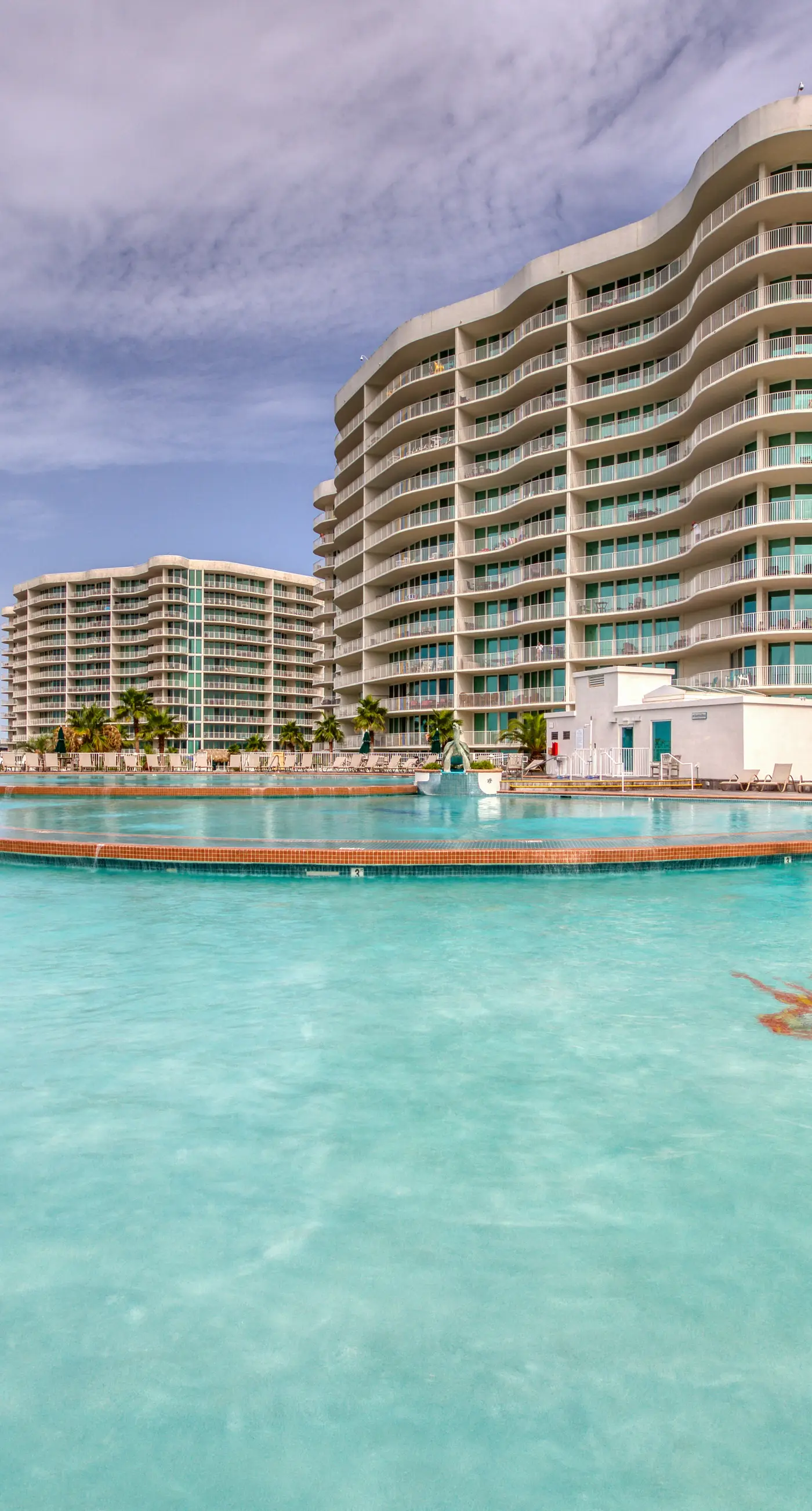 Brilliant water view condo with multiple pools, lazy river & internet