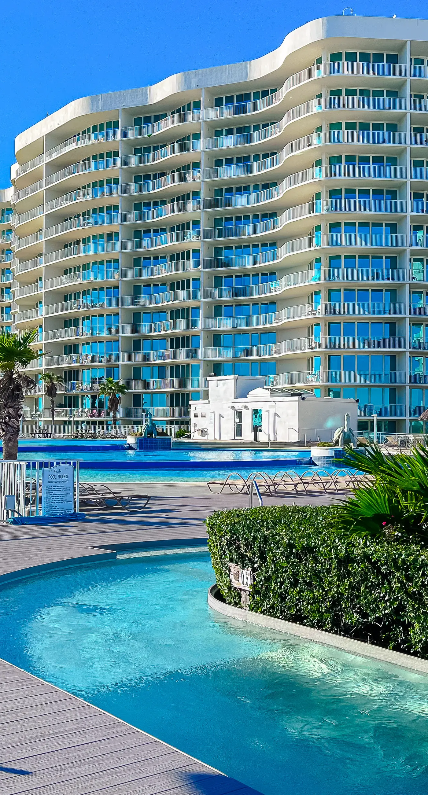 Brilliant water view condo with multiple pools, lazy river & internet