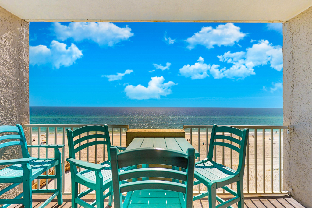 Tropical Winds beachfront beauty with pool, balcony, grills - close to beach