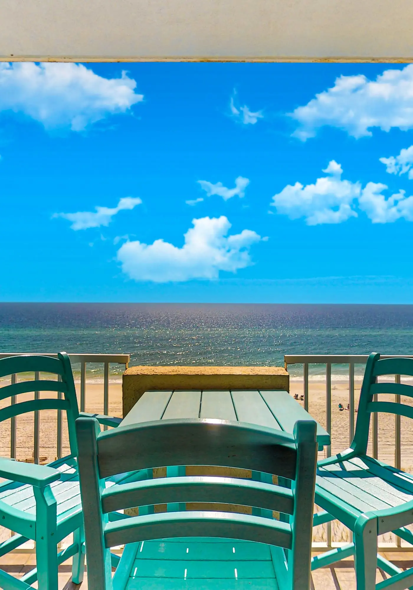 Tropical Winds beachfront beauty with pool, balcony, grills - close to beach