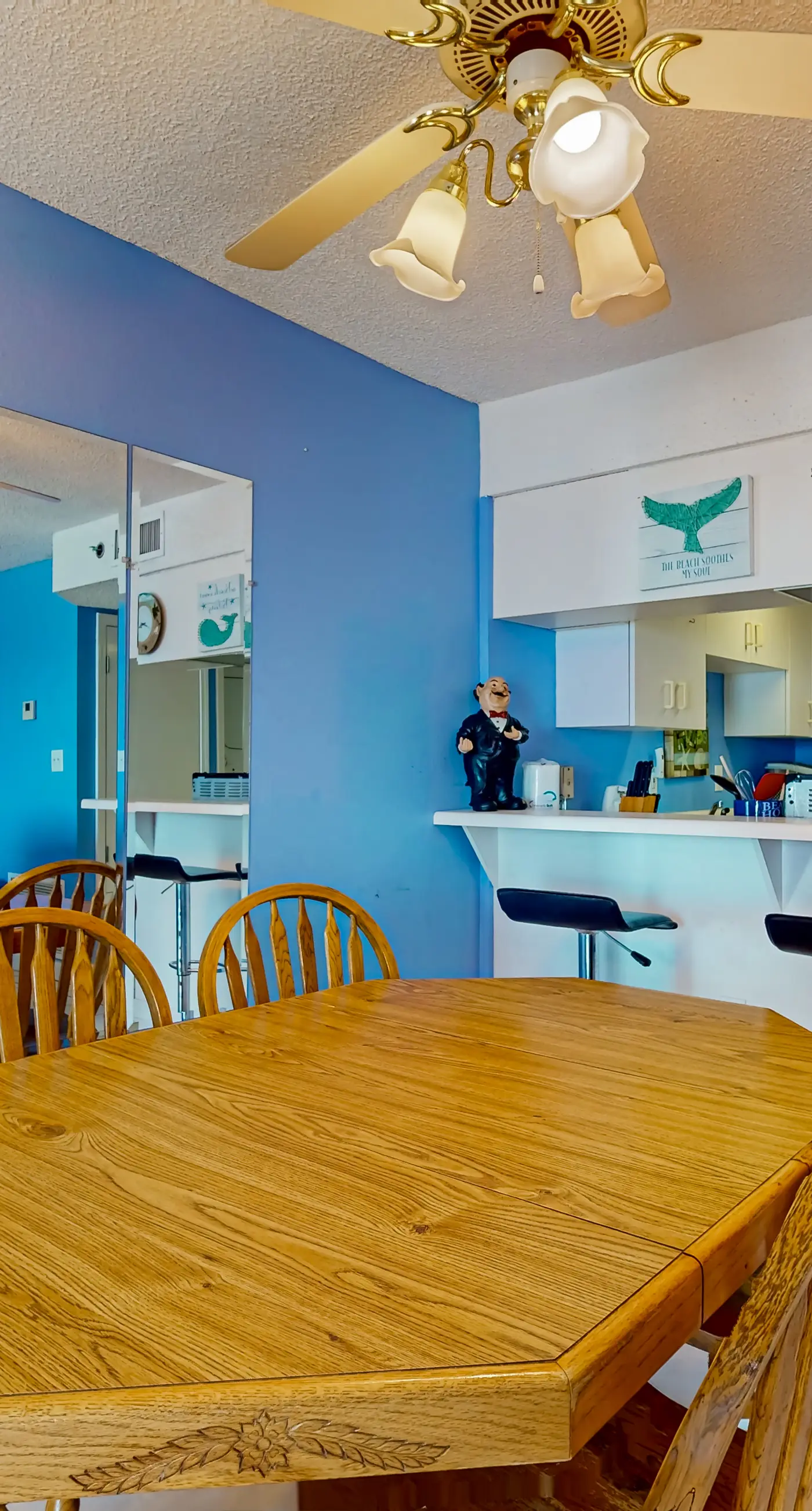 Clearwater condo with bunk room, pool, & balcony - walk to waves