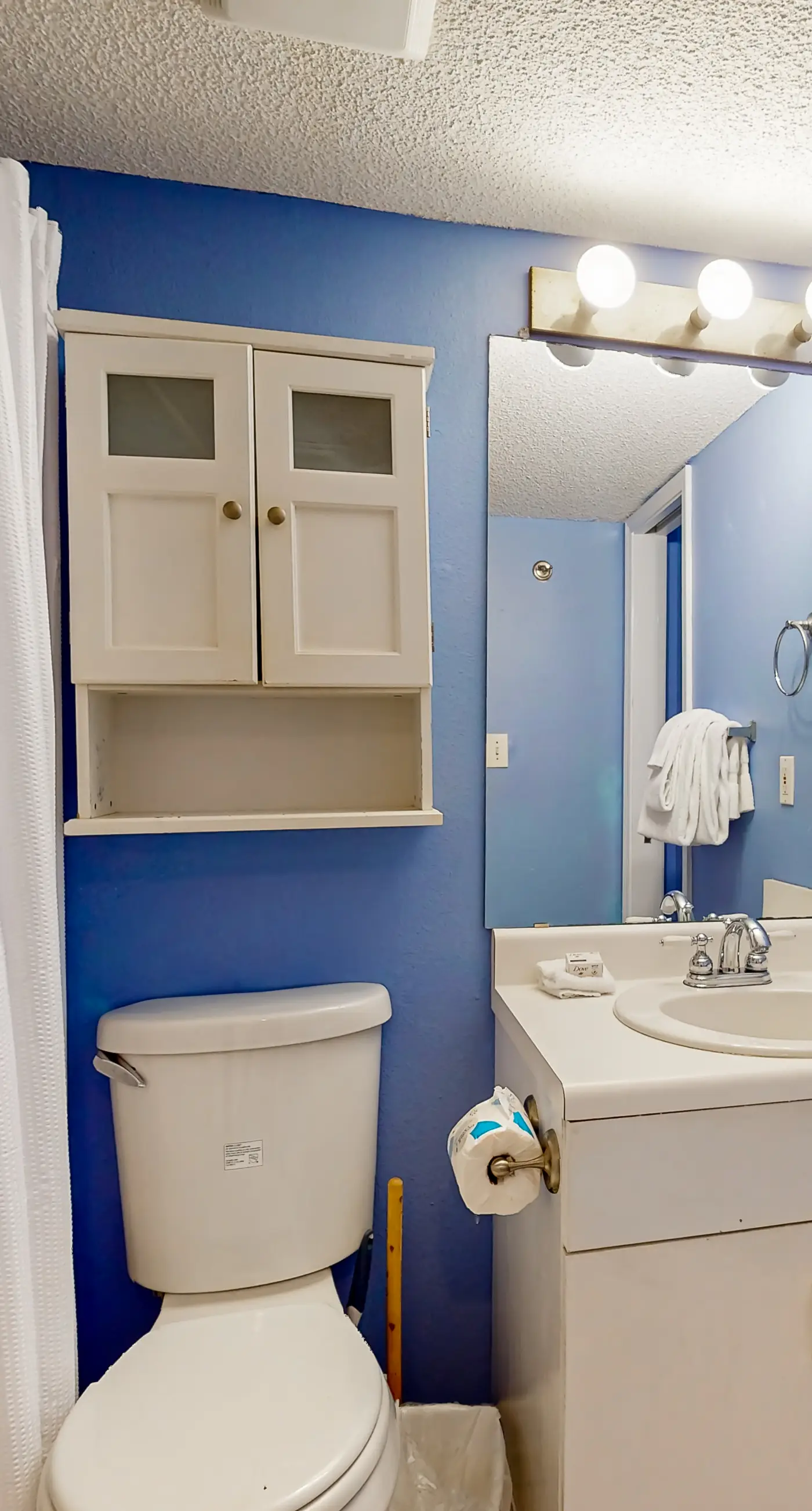 Clearwater condo with bunk room, pool, & balcony - walk to waves