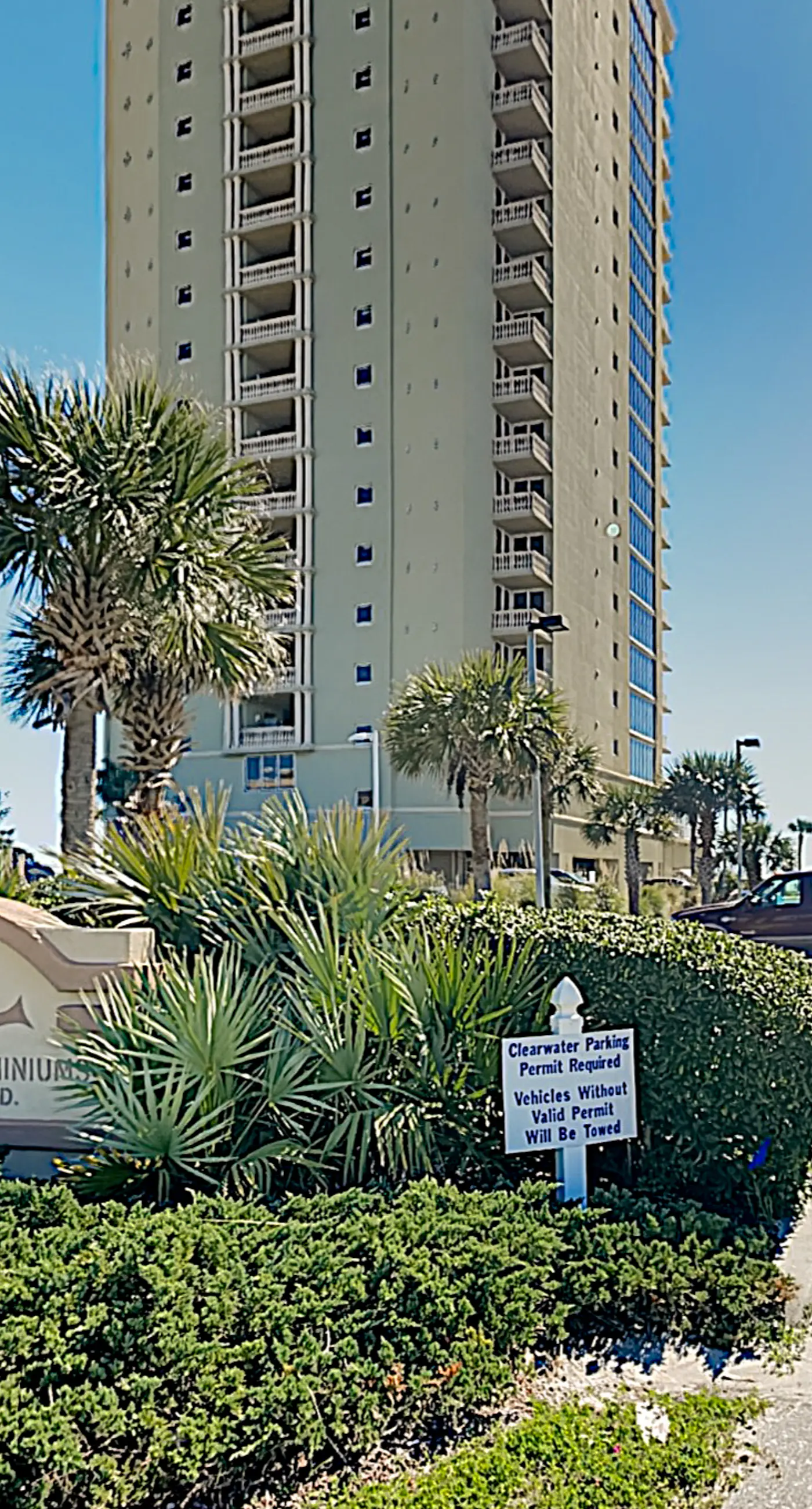 Clearwater condo with bunk room, pool, & balcony - walk to waves
