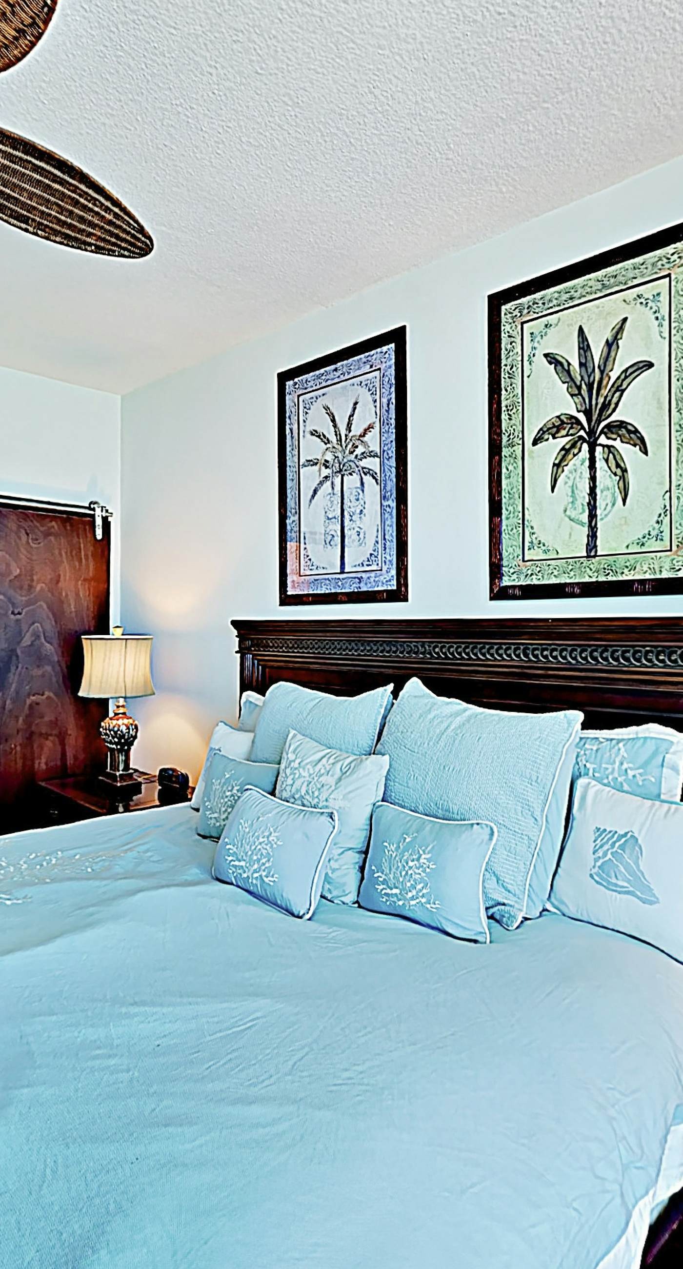 Gulfside Condo at The Lighthouse w/ Pools, Hot Tubs & Direct Beach Access