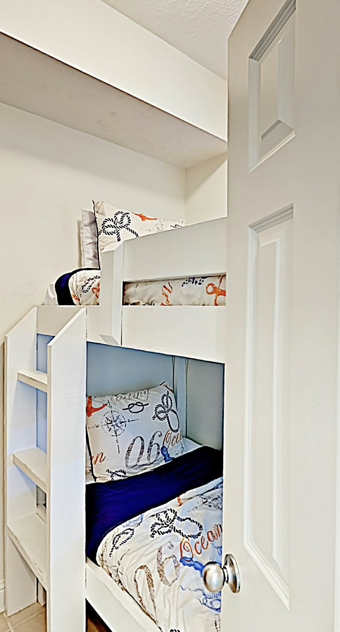 Gulfside Condo at The Lighthouse w/ Pools, Hot Tubs & Direct Beach Access