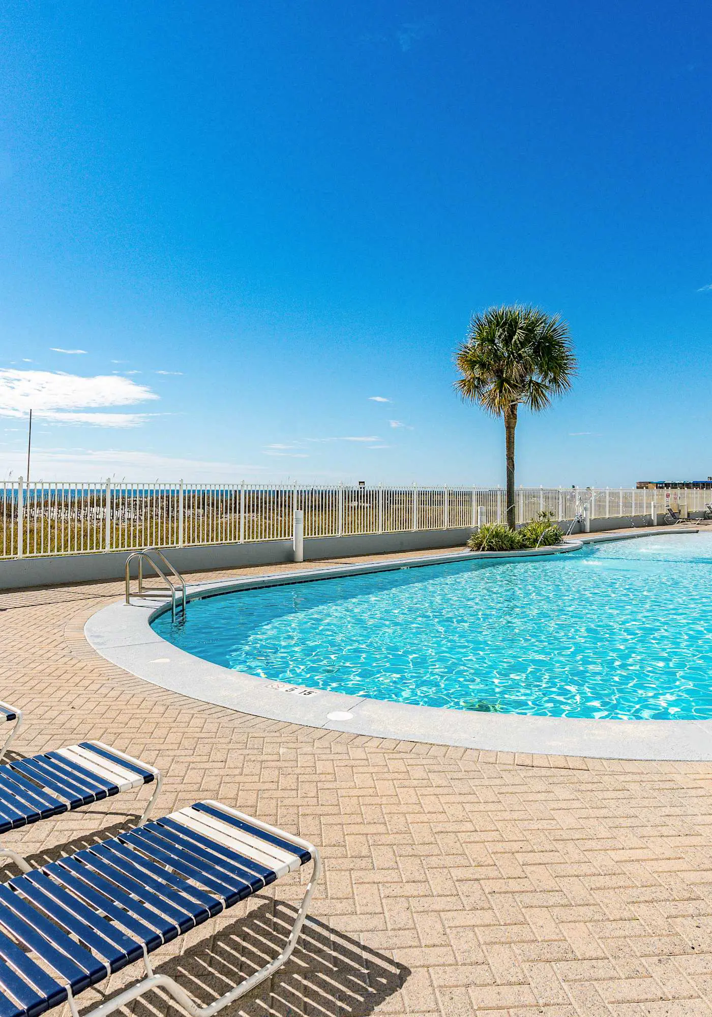 Gulfside Condo at The Lighthouse w Pools, Hot Tubs & Direct Beach Access