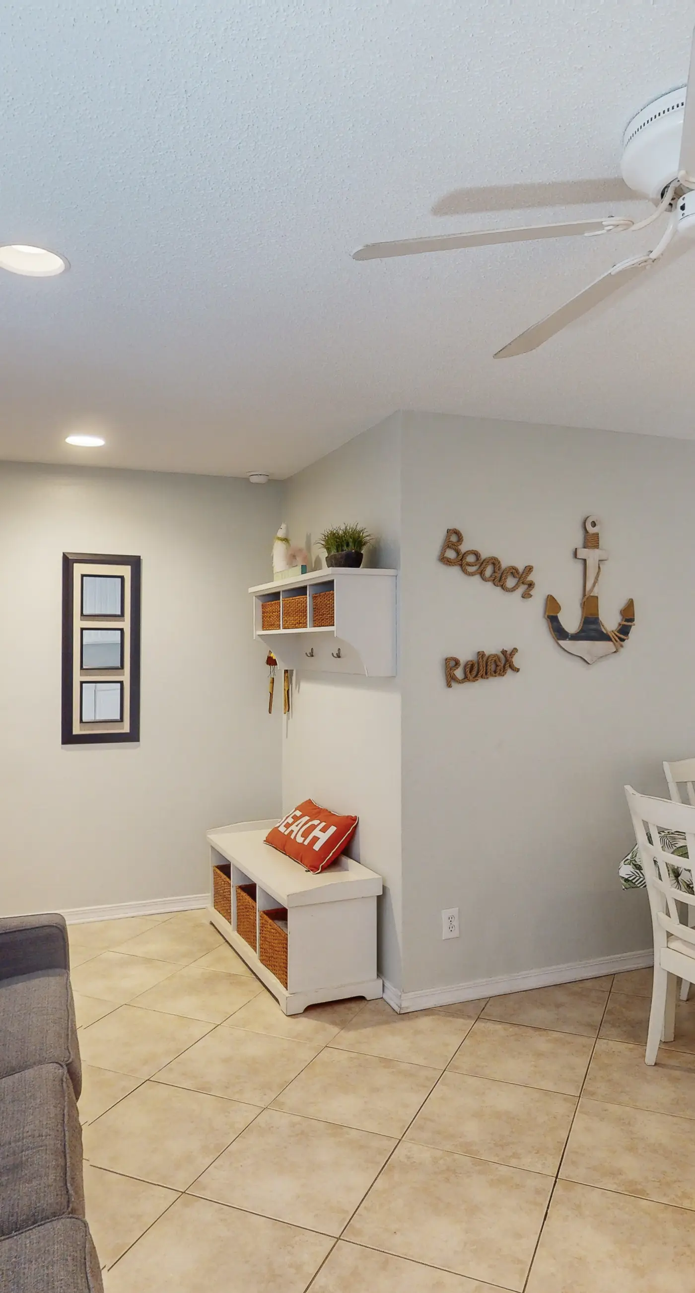 Fun Seahorse condo with gas grill, W&D, & pool access - walk to West Beach