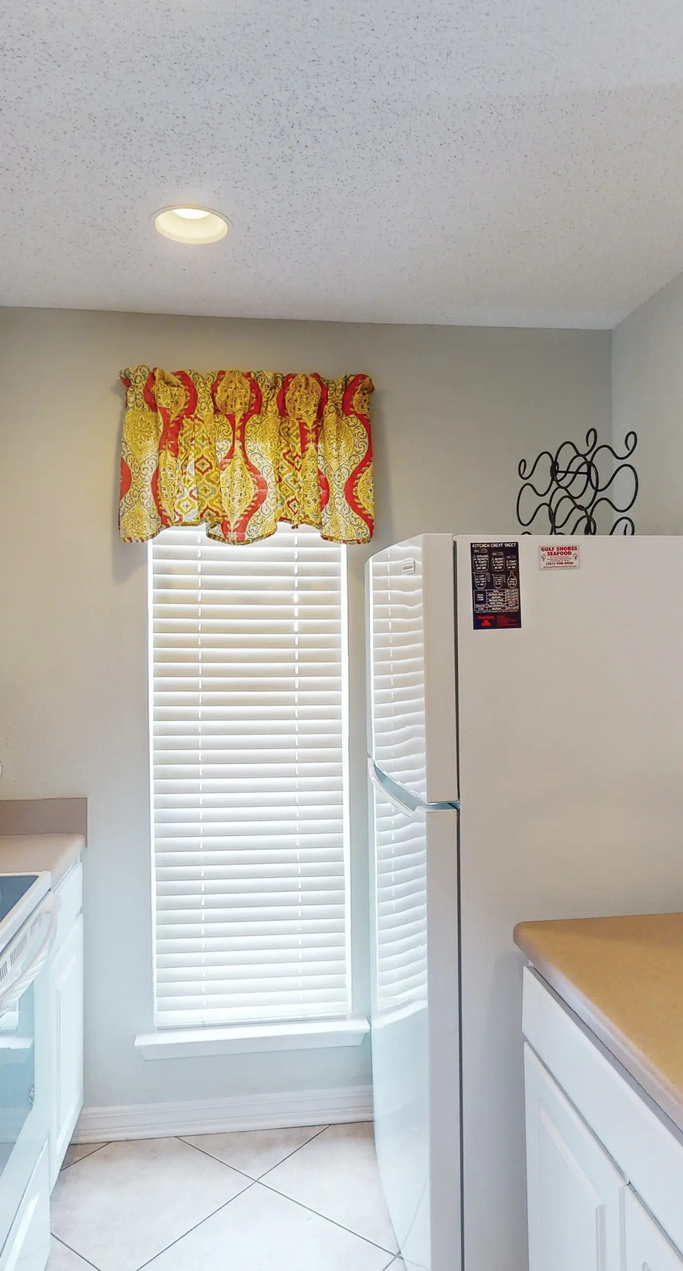 Fun Seahorse condo with gas grill, W&D, & pool access - walk to West Beach