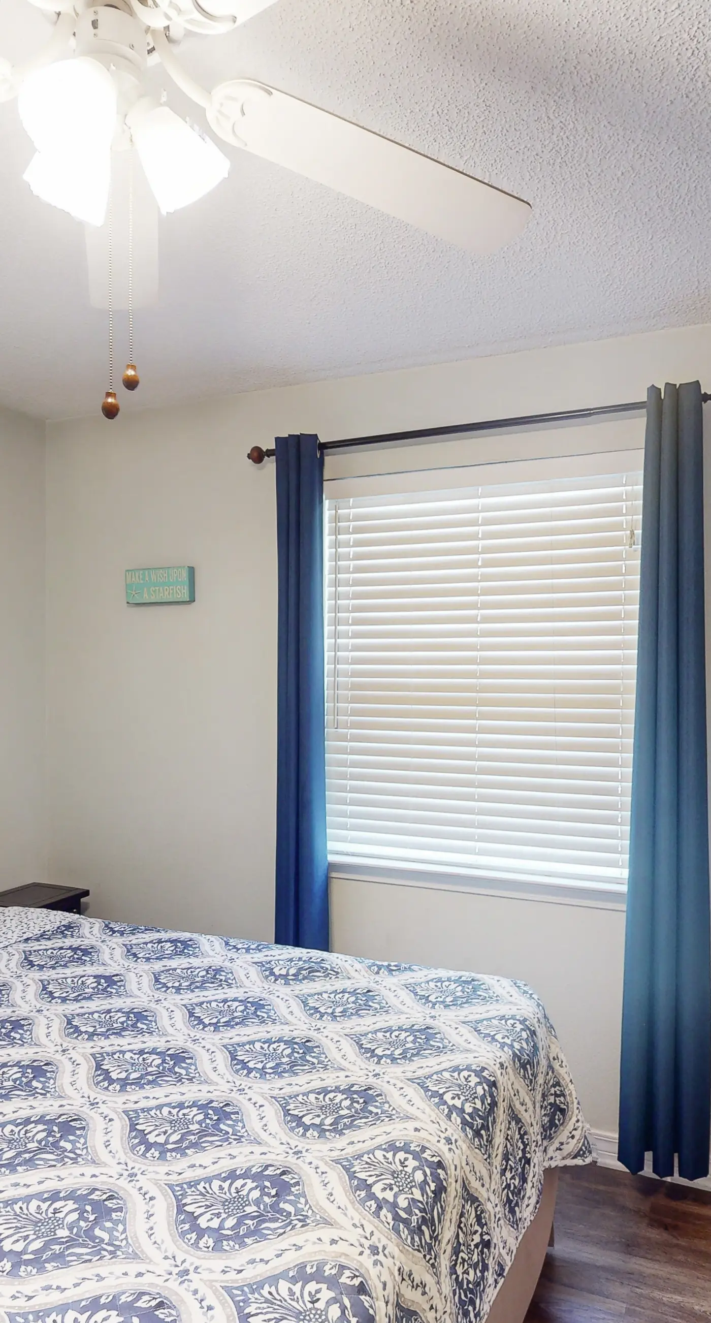 Fun Seahorse condo with gas grill, W&D, & pool access - walk to West Beach