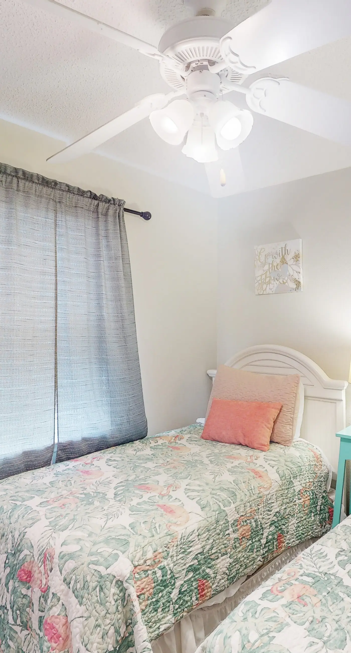 Fun Seahorse condo with gas grill, W&D, & pool access - walk to West Beach