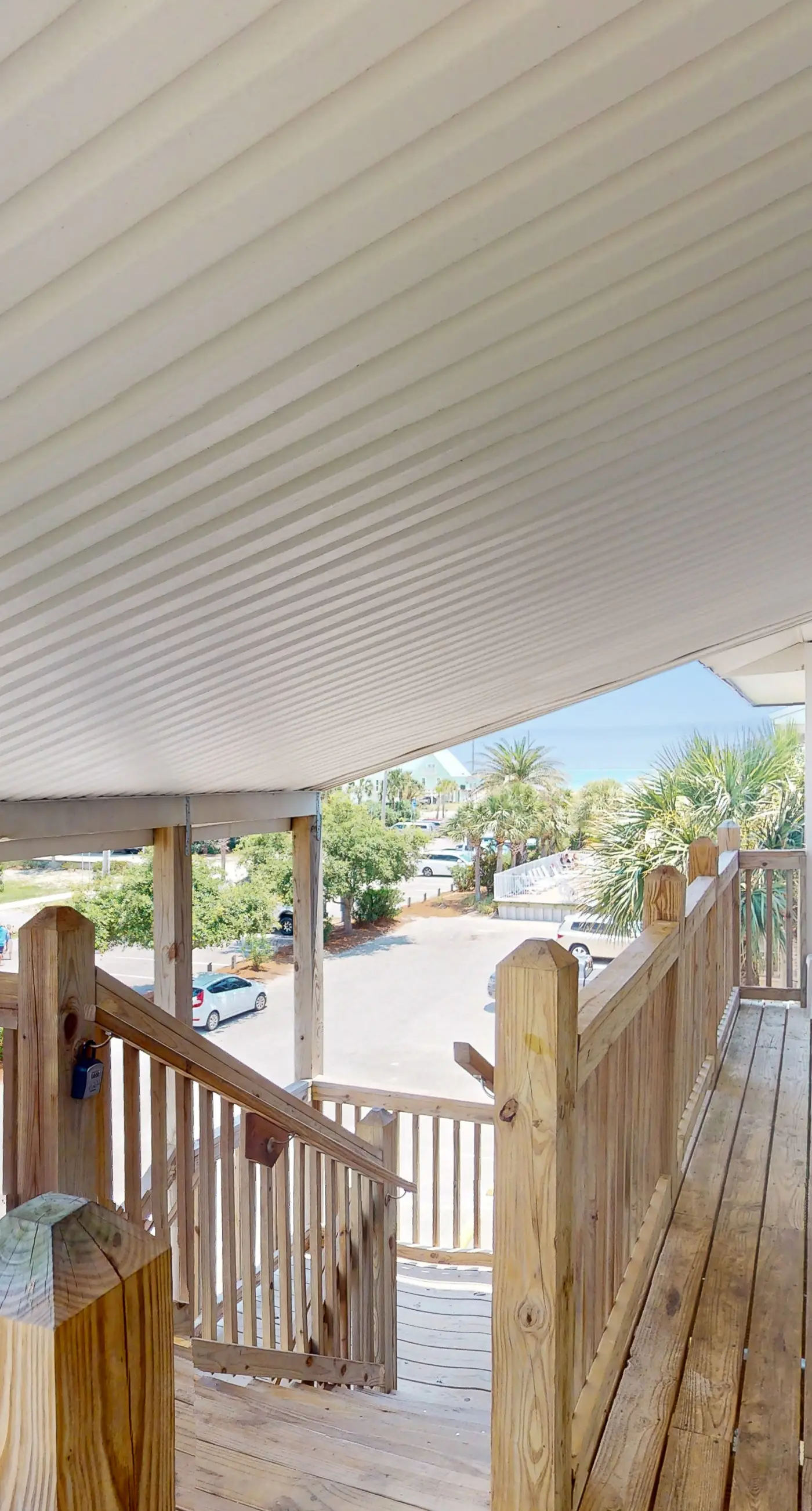 Fun Seahorse condo with gas grill, W&D, & pool access - walk to West Beach