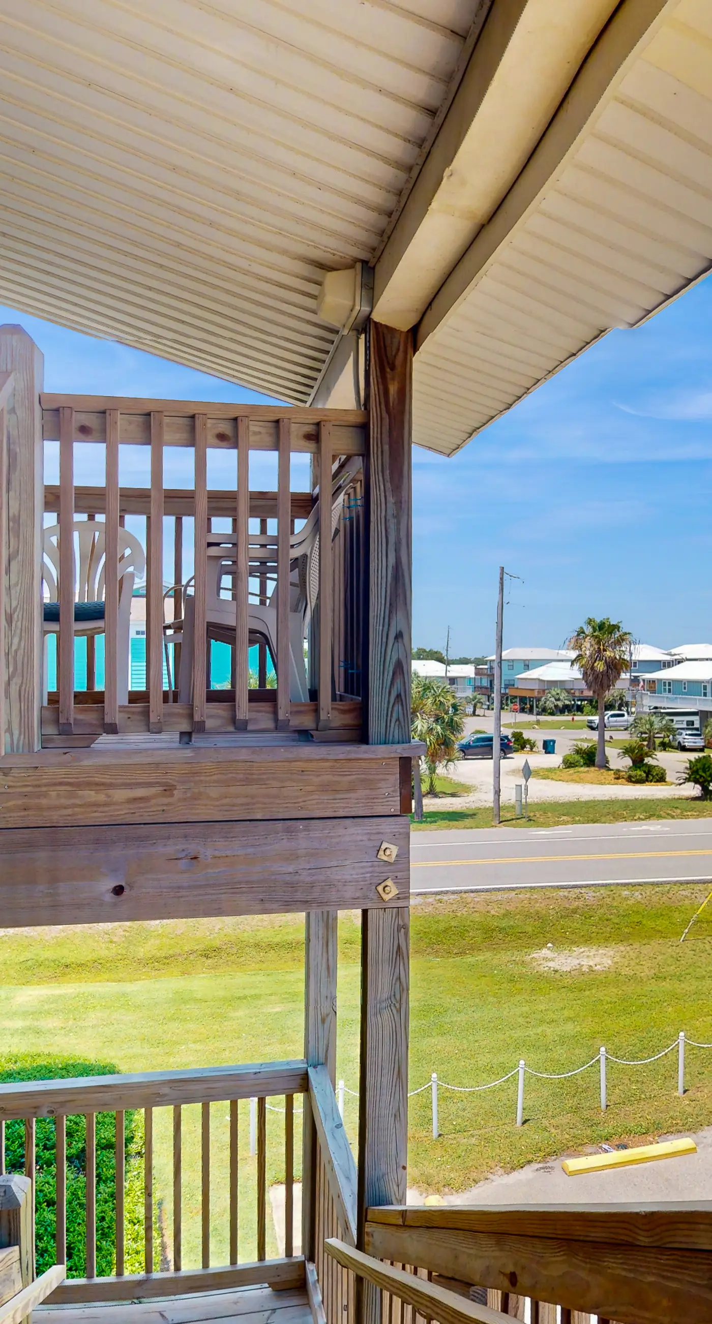 Fun Seahorse condo with gas grill, W&D, & pool access - walk to West Beach