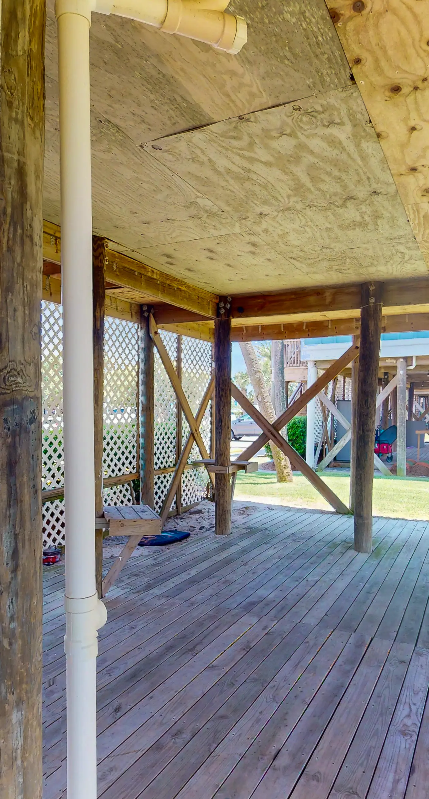 Fun Seahorse condo with gas grill, W&D, & pool access - walk to West Beach