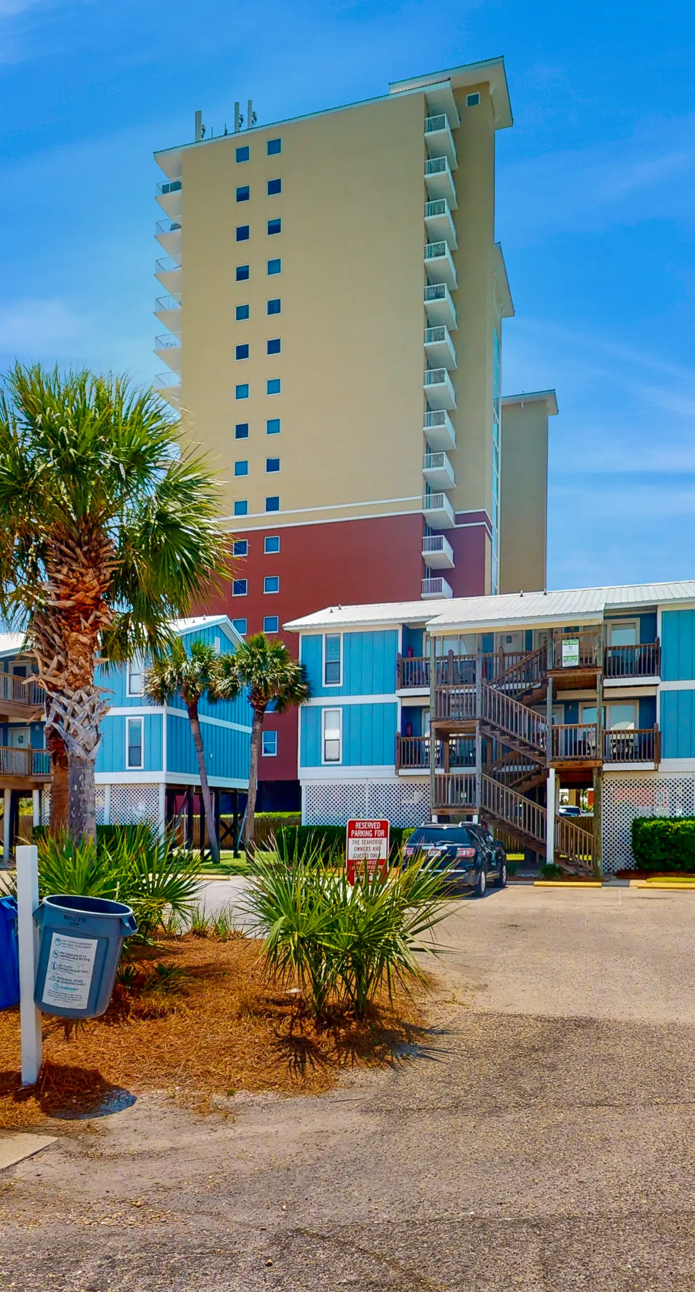 Fun Seahorse condo with gas grill, W&D, & pool access - walk to West Beach