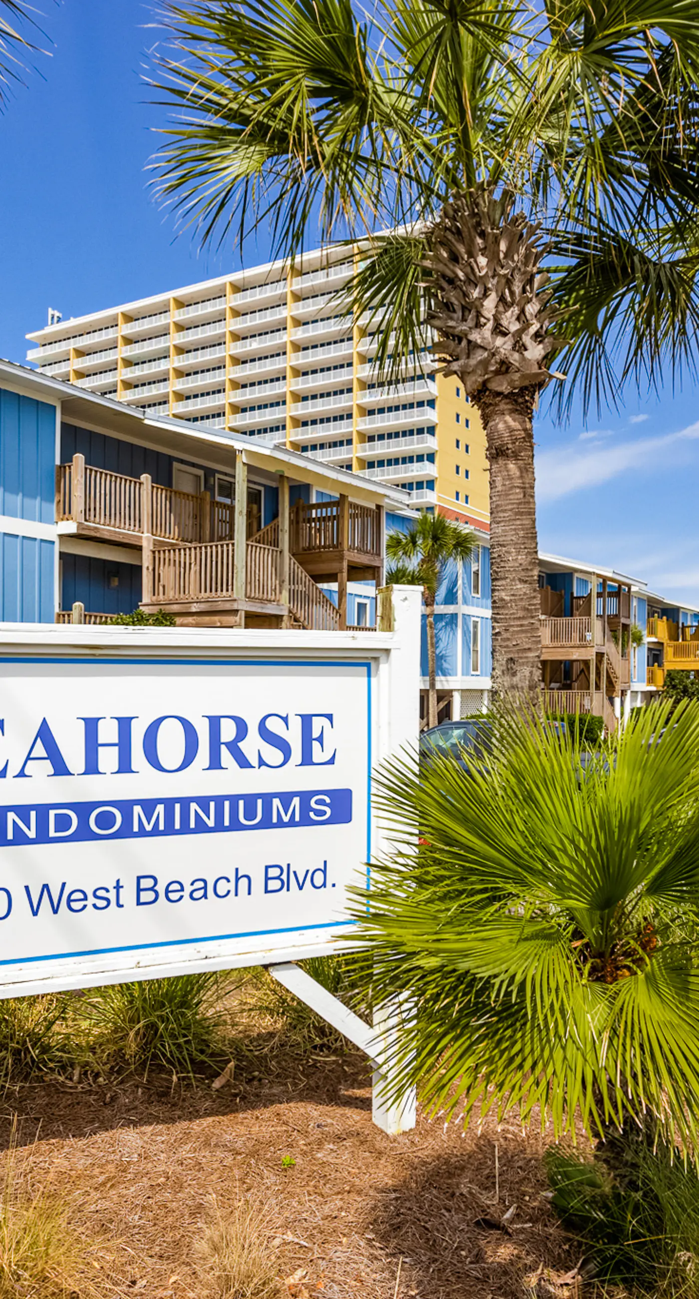 Fun Seahorse condo with gas grill, W&D, & pool access - walk to West Beach