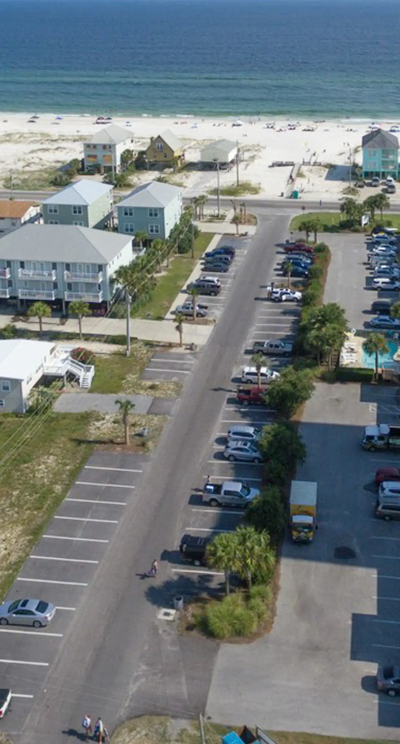 Fun Seahorse condo with gas grill, W&D, & pool access - walk to West Beach