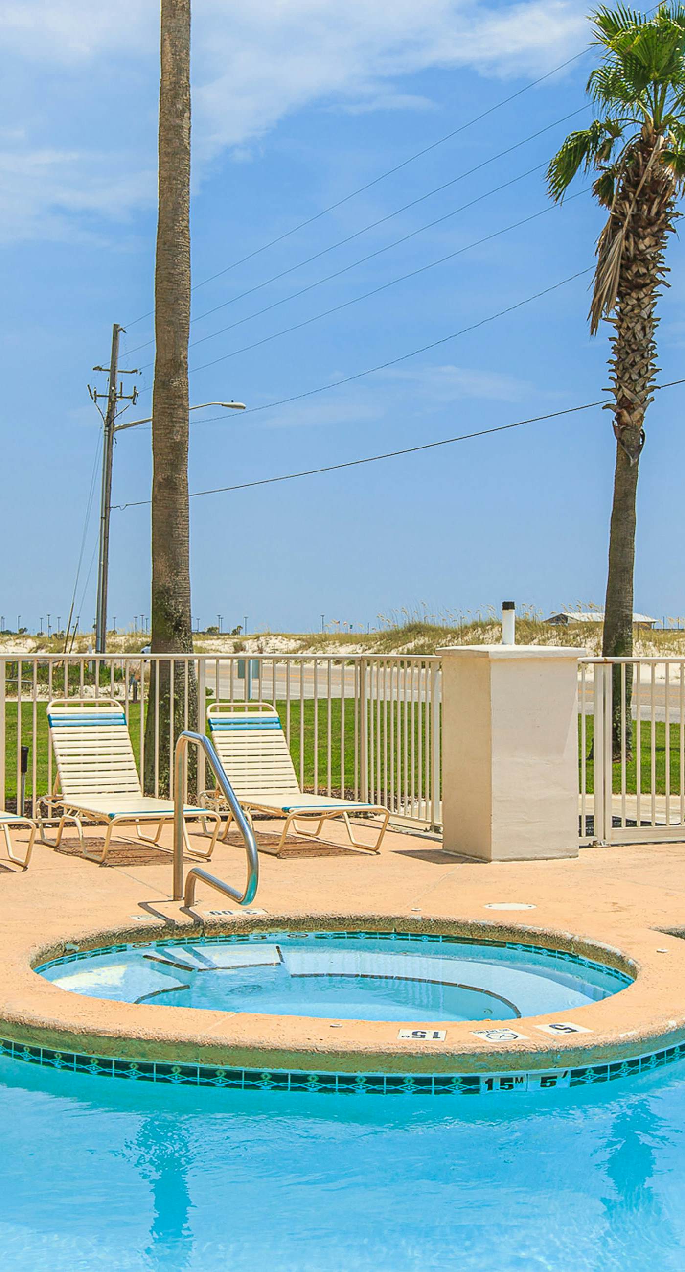 Direct Gulf Front Condo with Resort Pools & Hot Tubs - Steps to Beach