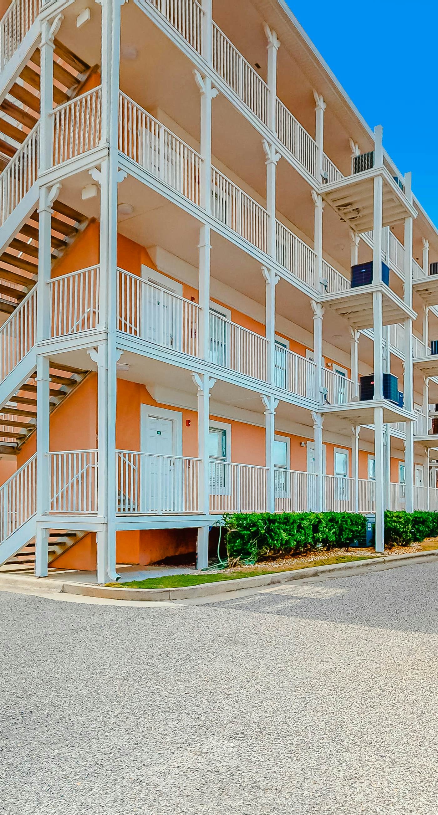 Direct Gulf Front Condo with Resort Pools & Hot Tubs - Steps to Beach