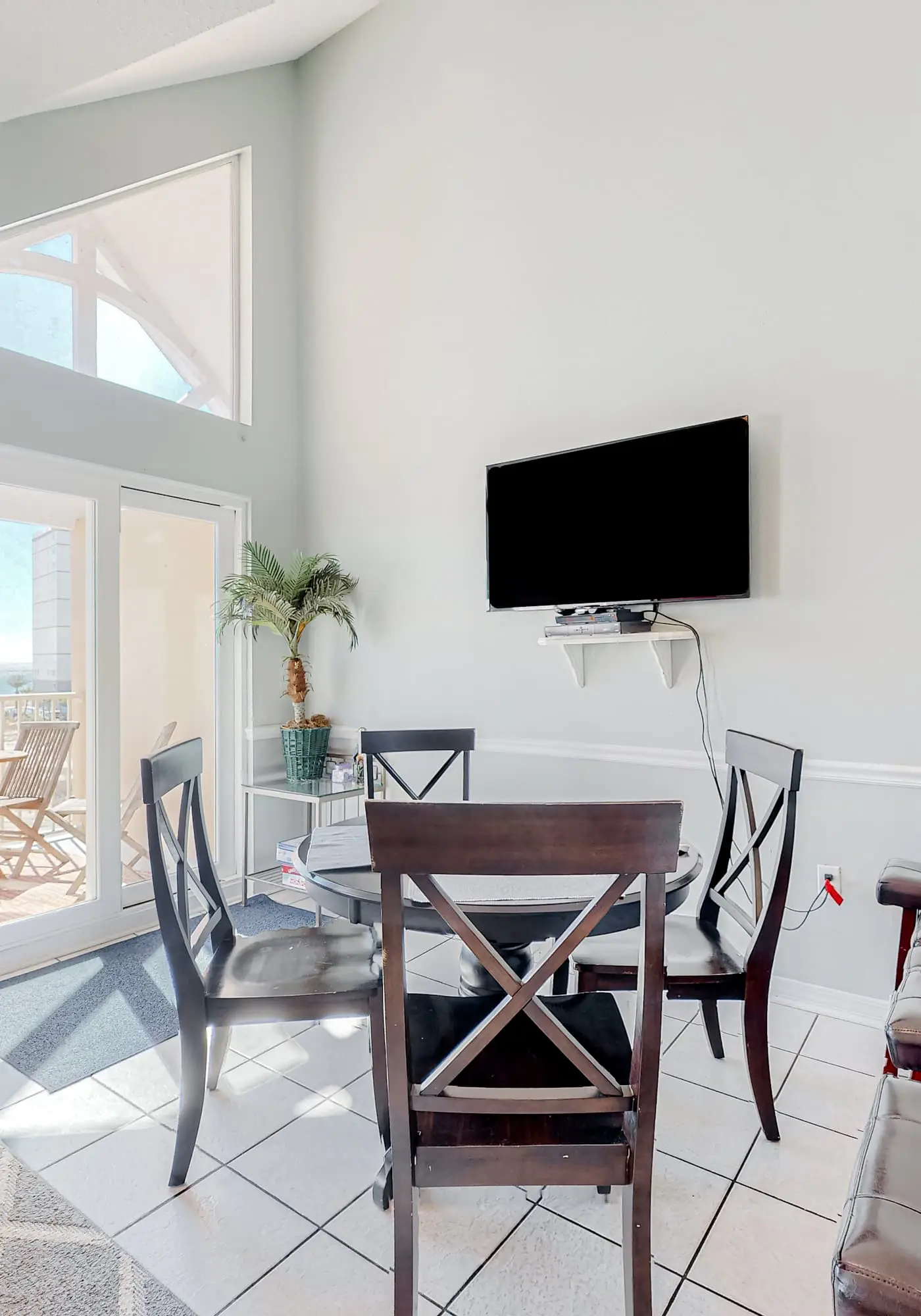 Direct Gulf Front Condo with Resort Pools & Hot Tubs - Steps to Beach