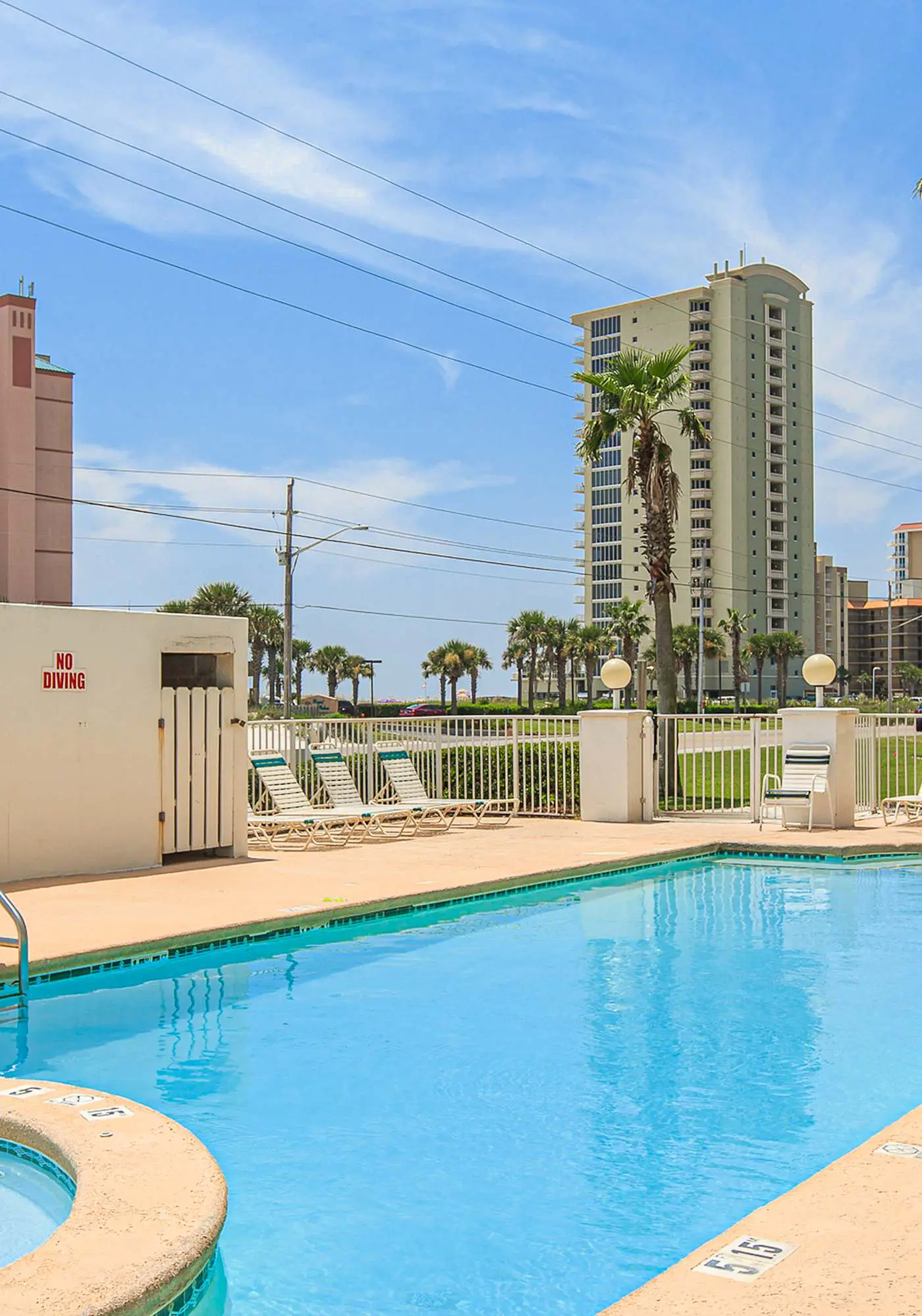 Direct Gulf Front Condo with Resort Pools & Hot Tubs - Steps to Beach