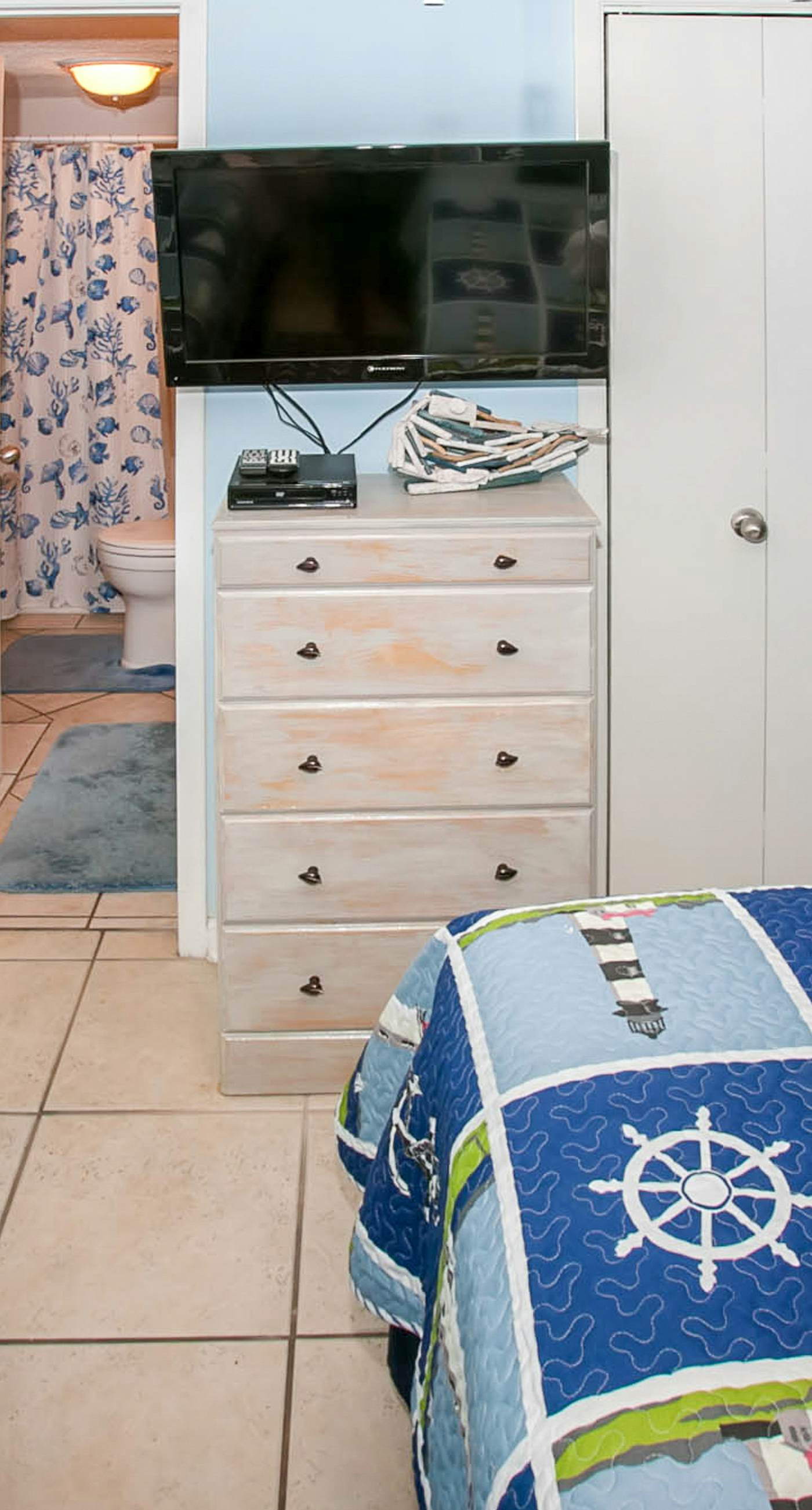 Beachfront Condo, Private 6th-Floor Balcony, Gulf Views, Pool, Sundeck