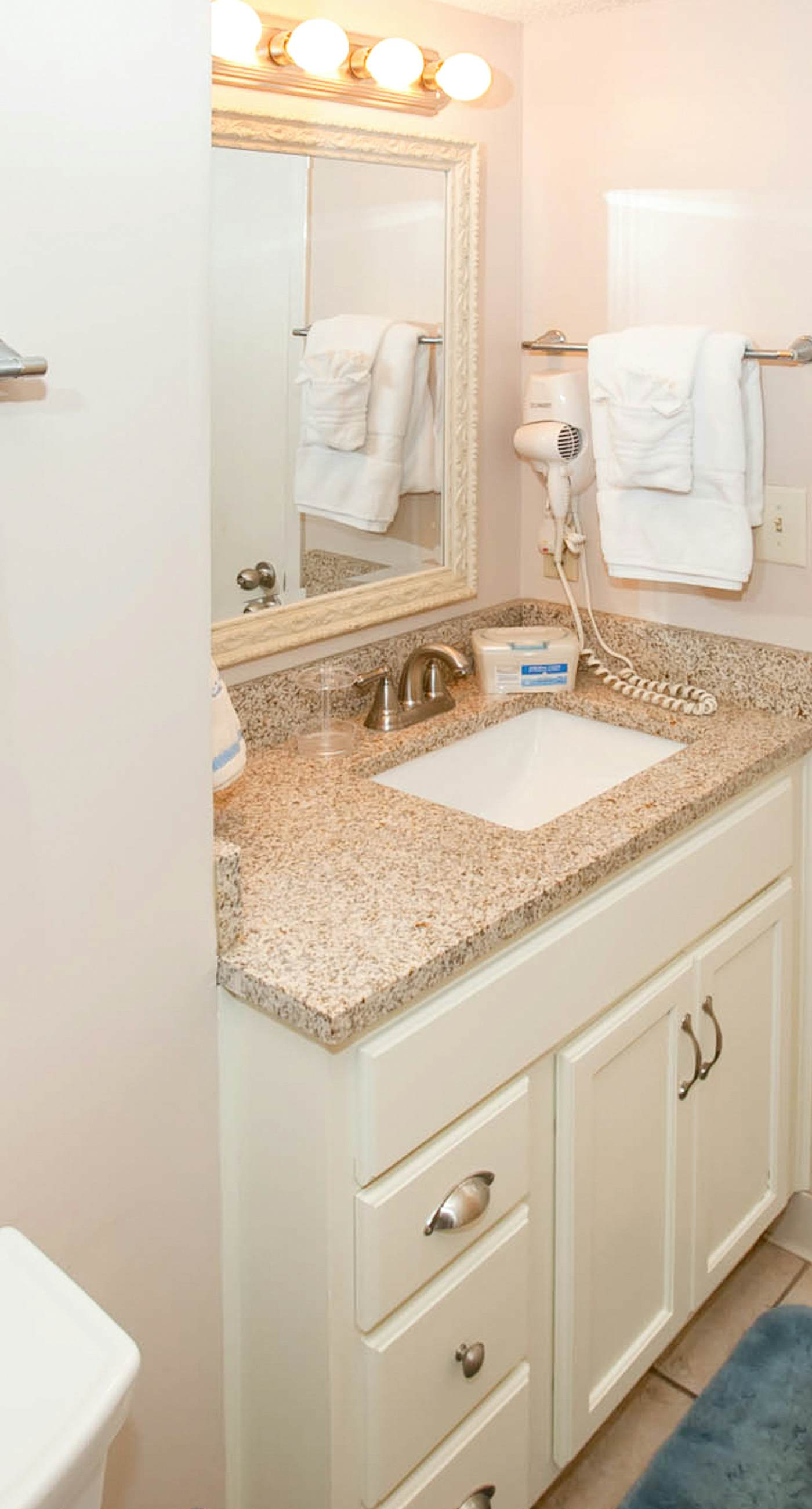 Beachfront Condo, Private 6th-Floor Balcony, Gulf Views, Pool, Sundeck