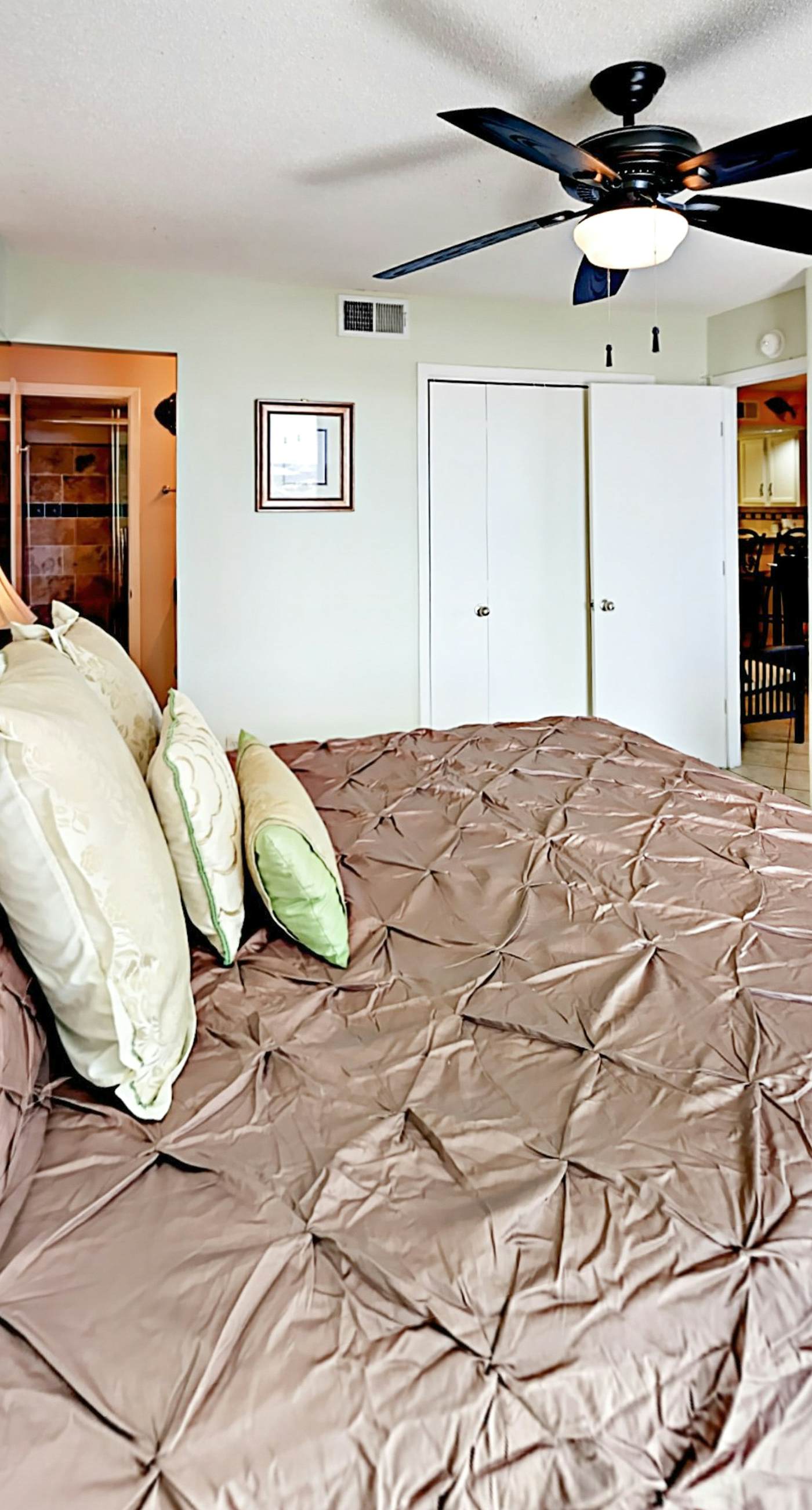 Beachfront Condo, Private 6th-Floor Balcony, Gulf Views, Pool, Sundeck