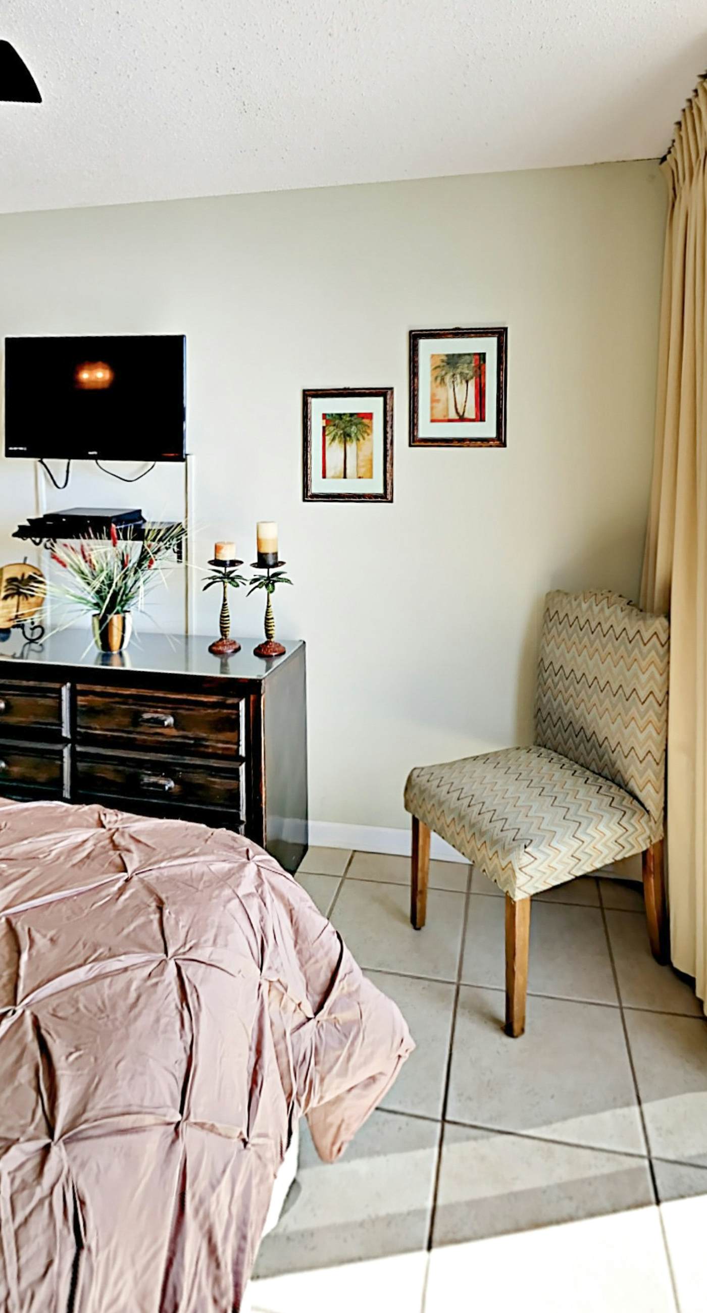 Beachfront Condo, Private 6th-Floor Balcony, Gulf Views, Pool, Sundeck