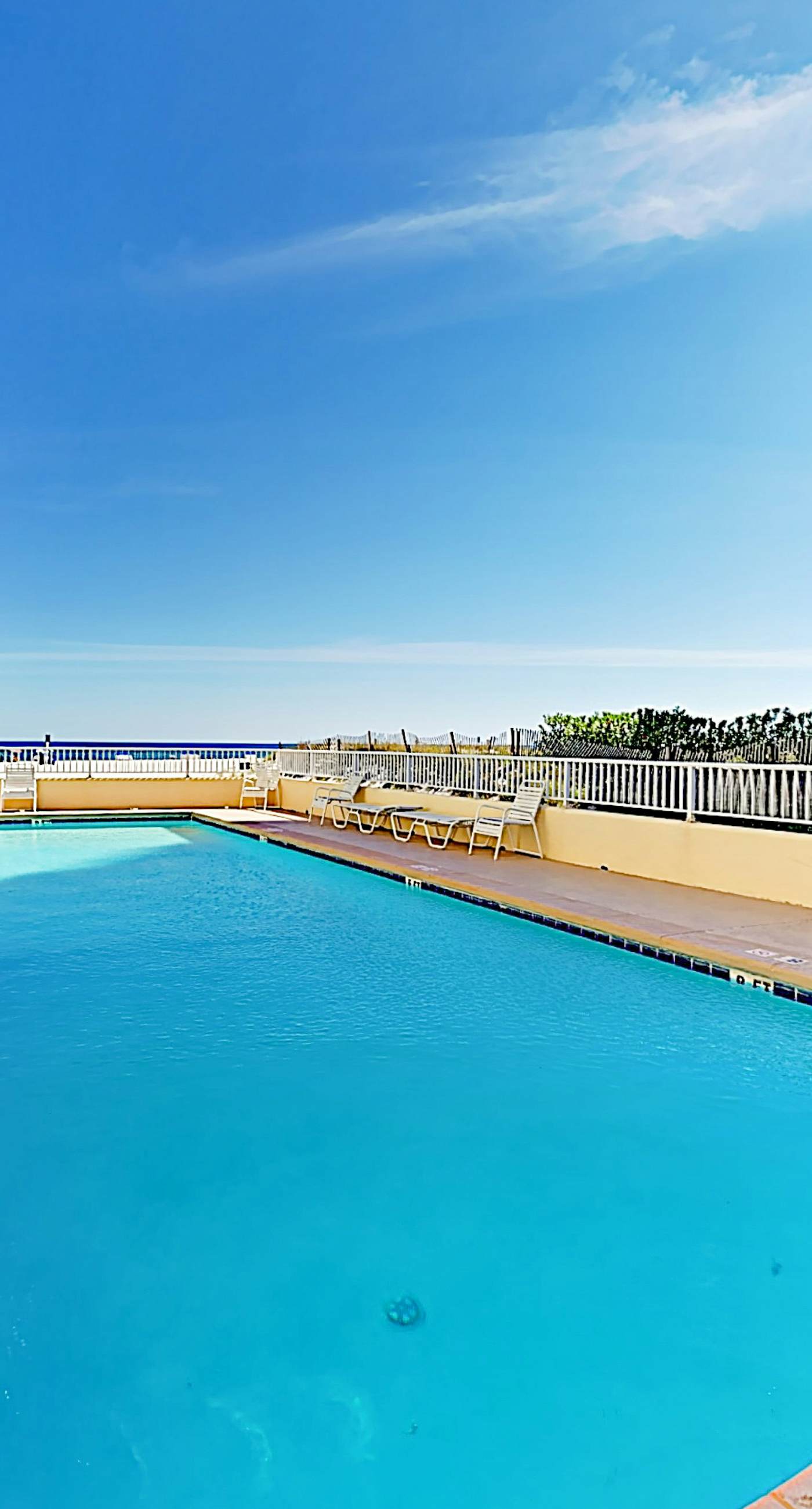 Beachfront Condo, Private 6th-Floor Balcony, Gulf Views, Pool, Sundeck