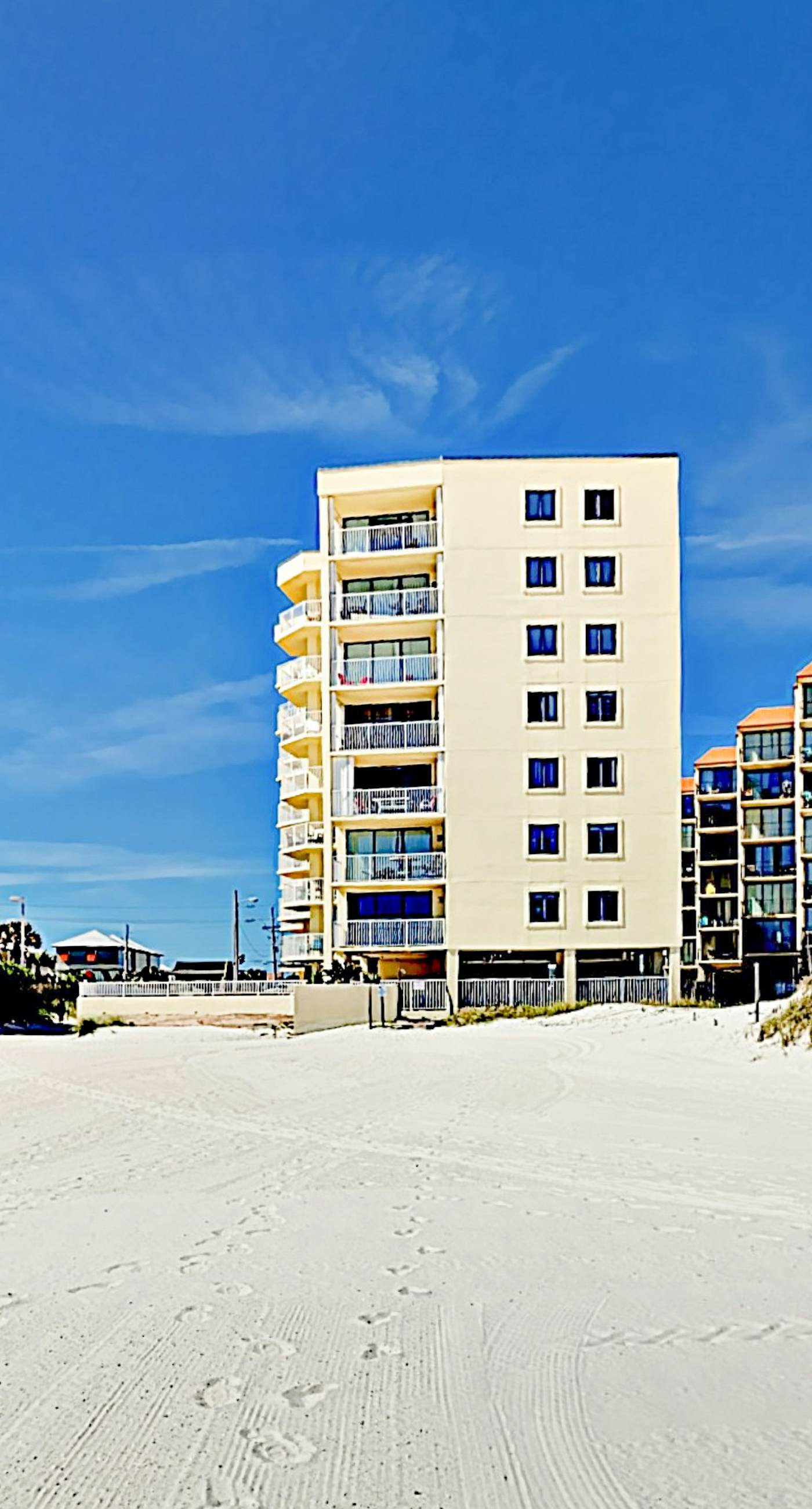 Beachfront Condo, Private 6th-Floor Balcony, Gulf Views, Pool, Sundeck