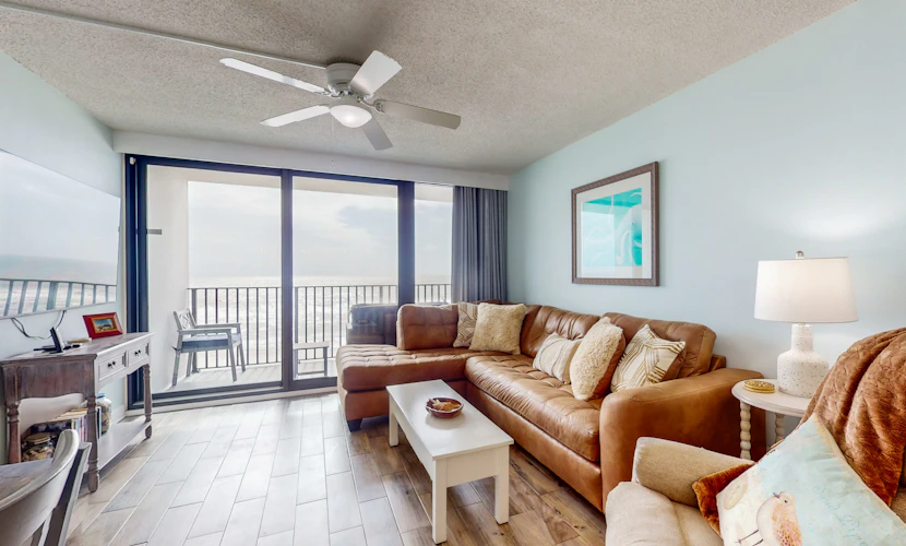 Absolute Gulf-front condo with beach view and pool