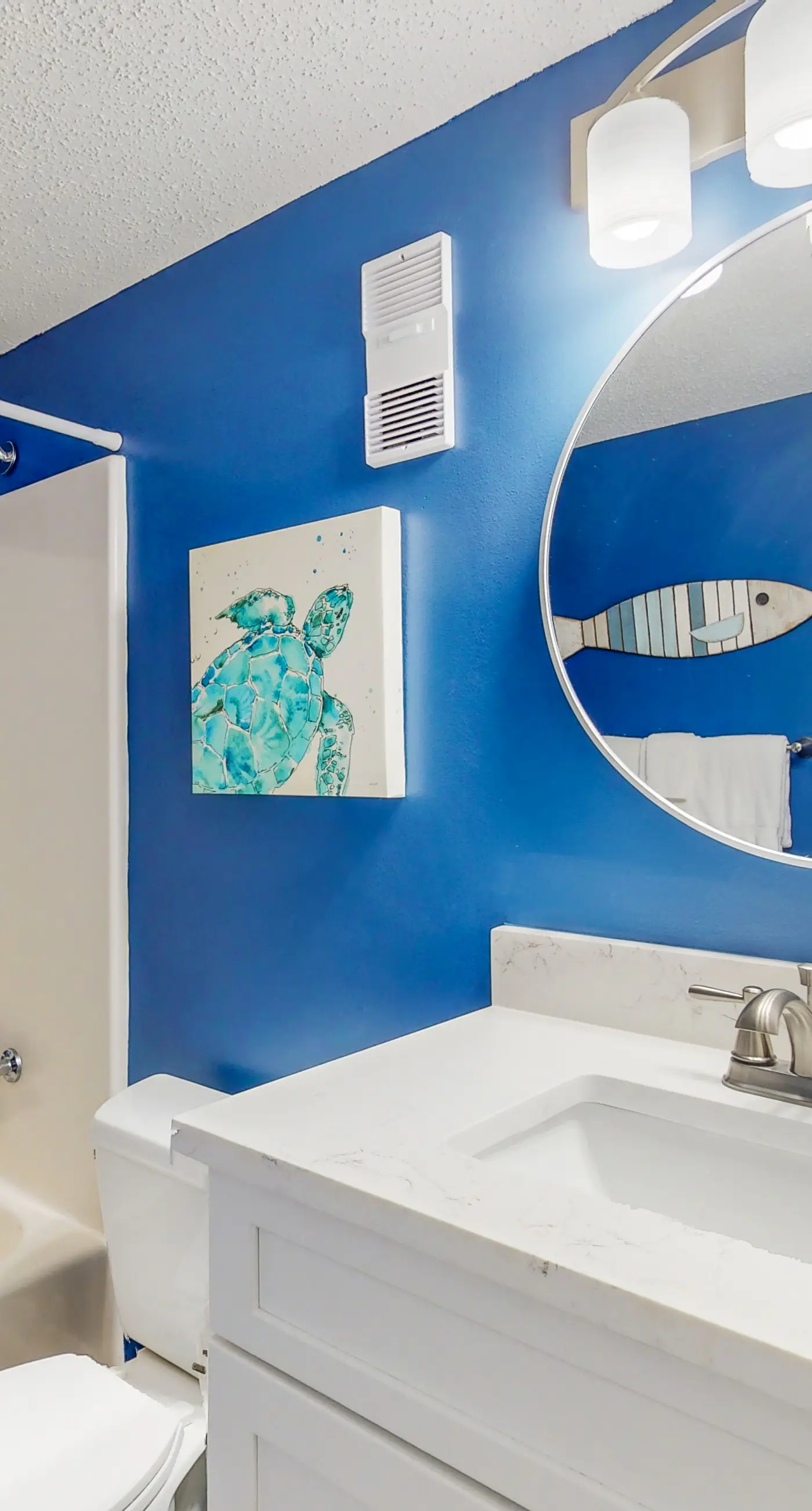 Absolute Gulf-front condo with beach view and pool