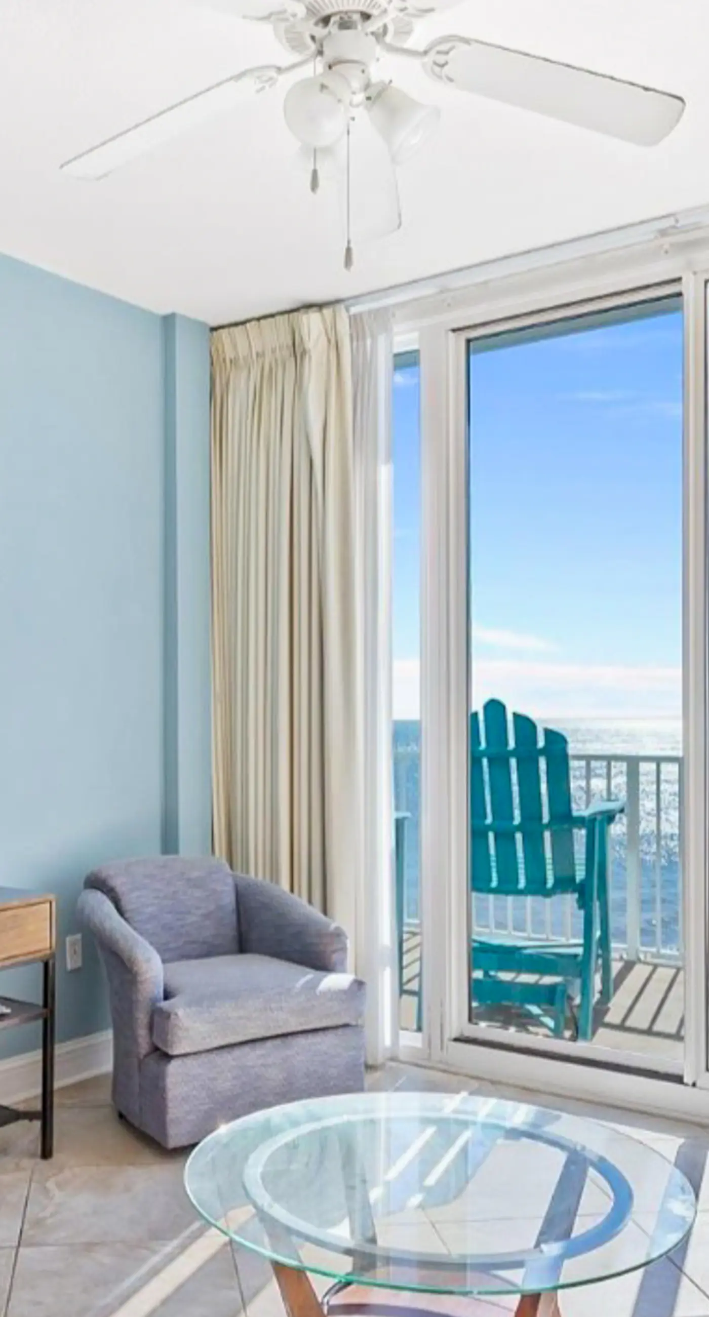 Beachfront Condo w/ Great Gulf View, Balcony, WiFi, Shared Pools/Hot Tub/Saunas