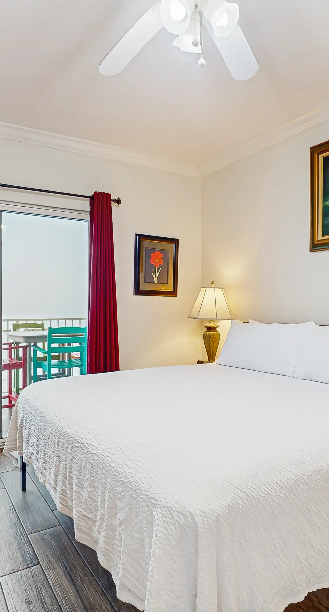 Corner Gulf/beachfront condo with pool, hot tub, sauna, & private balcony