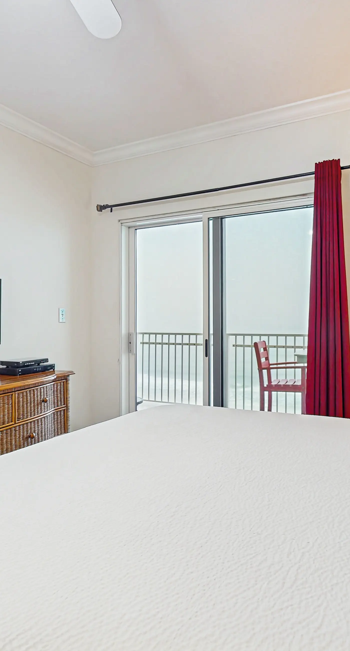 Corner Gulf/beachfront condo with pool, hot tub, sauna, & private balcony